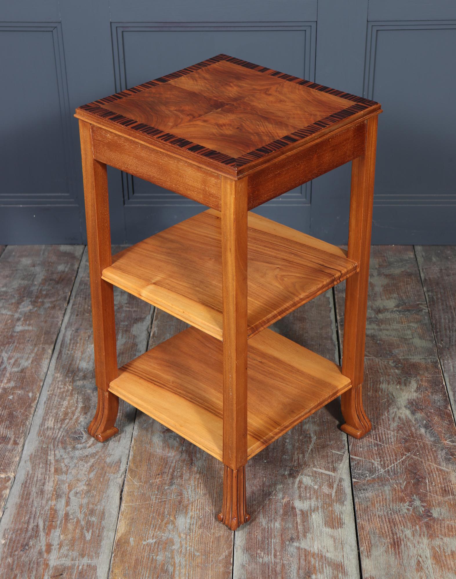 Table d'appoint Art déco en noyer en vente 5