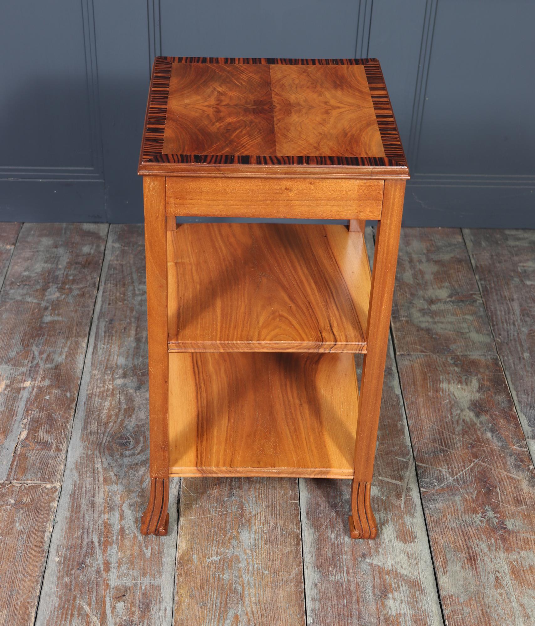 Table d'appoint Art déco en noyer en vente 7
