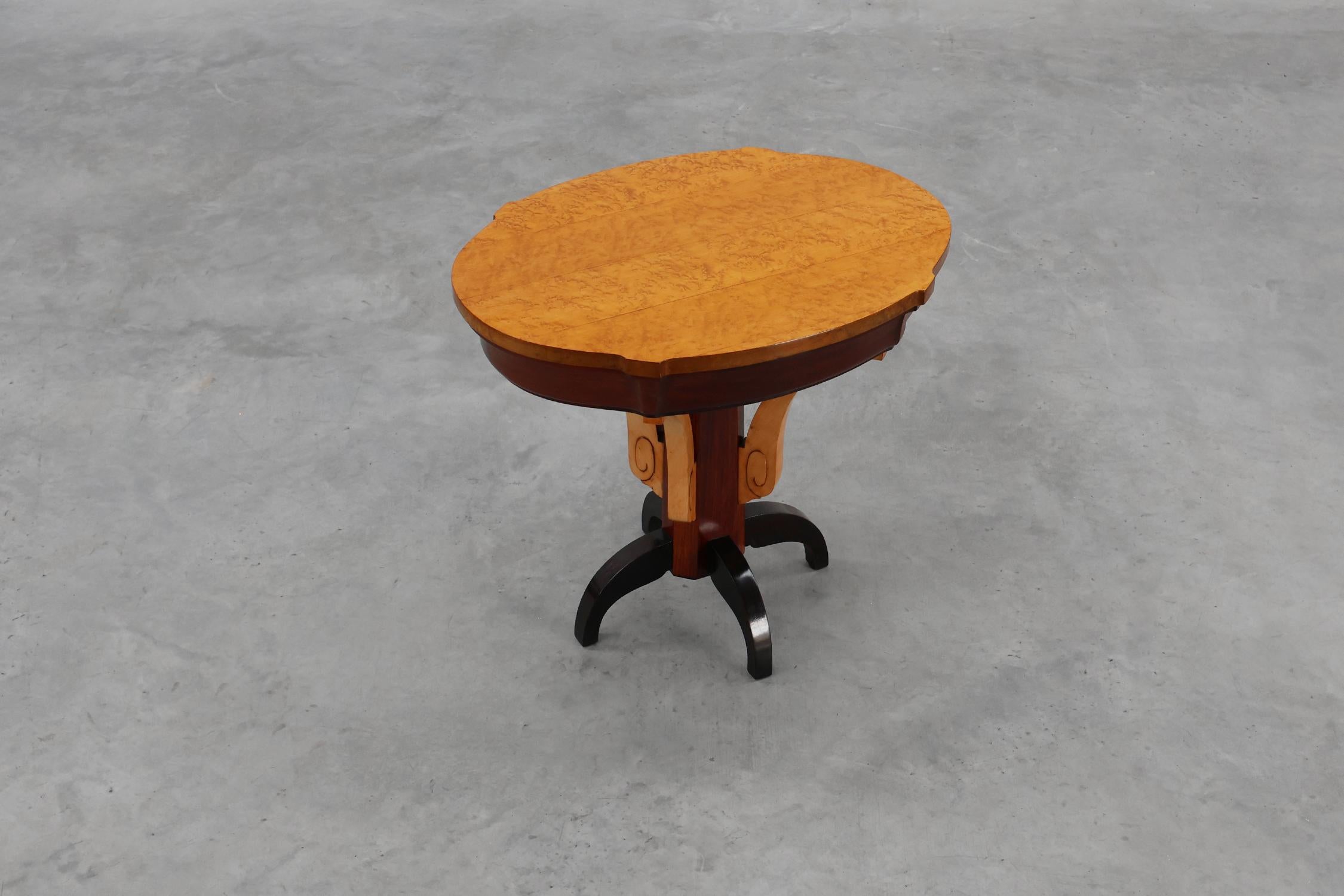 Laqué Table d'appoint Art Deco en bois, France ca. 1930 en vente