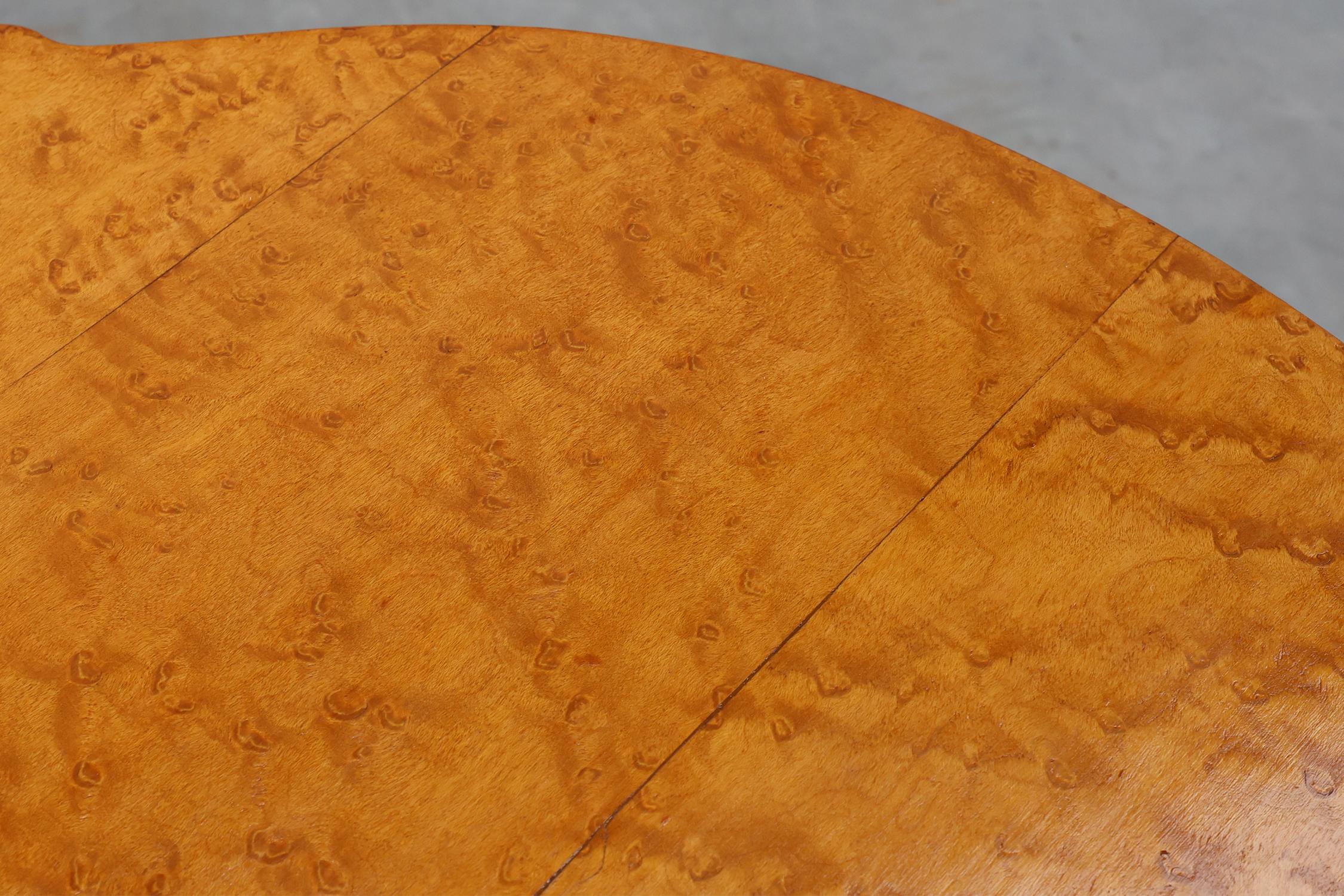 Bois Table d'appoint Art Deco en bois, France ca. 1930 en vente