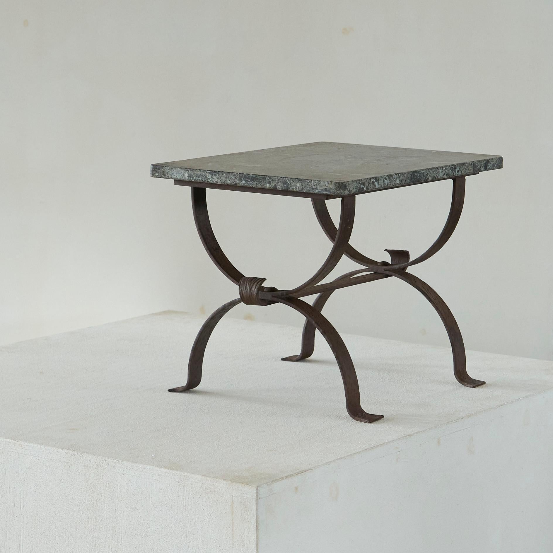 Art Deco Side Table in Wrought Iron and Marble For Sale 4