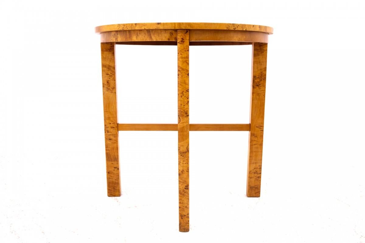 20ième siècle Table d'appoint Art déco, milieu du 20e siècle, bouleau. en vente
