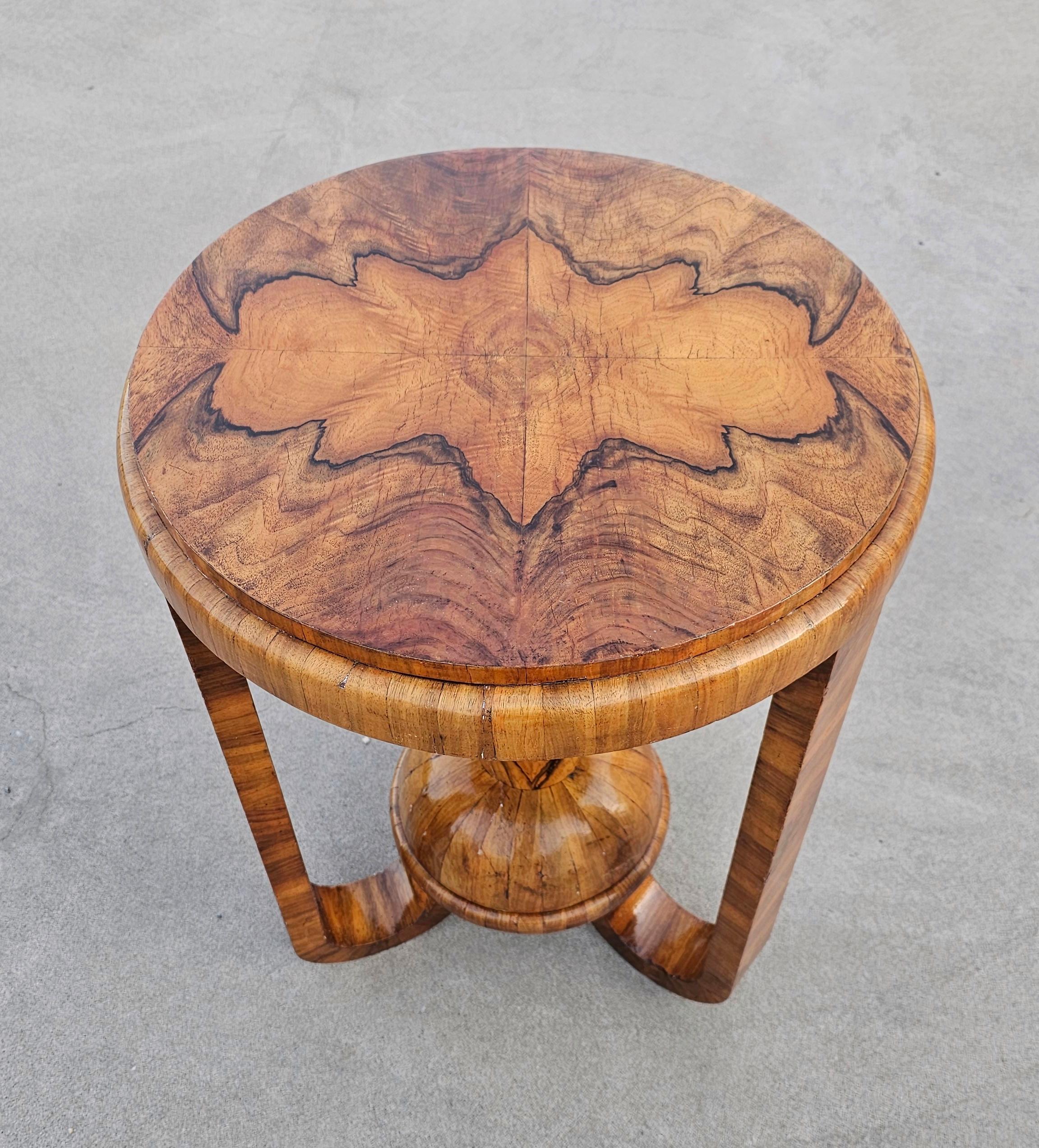Art Deco Side Table, Unique Tripod Base and Blonde Walnut Veneer, Austria 1920s 4