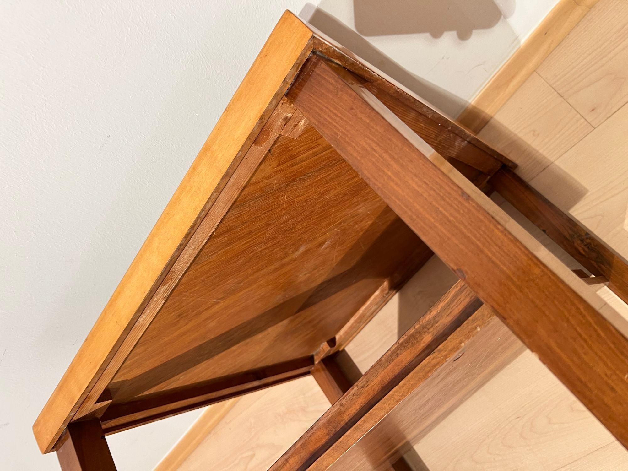 Art Deco Side Table, Walnut, Precious Woods, Lacquer, France circa 1940 9