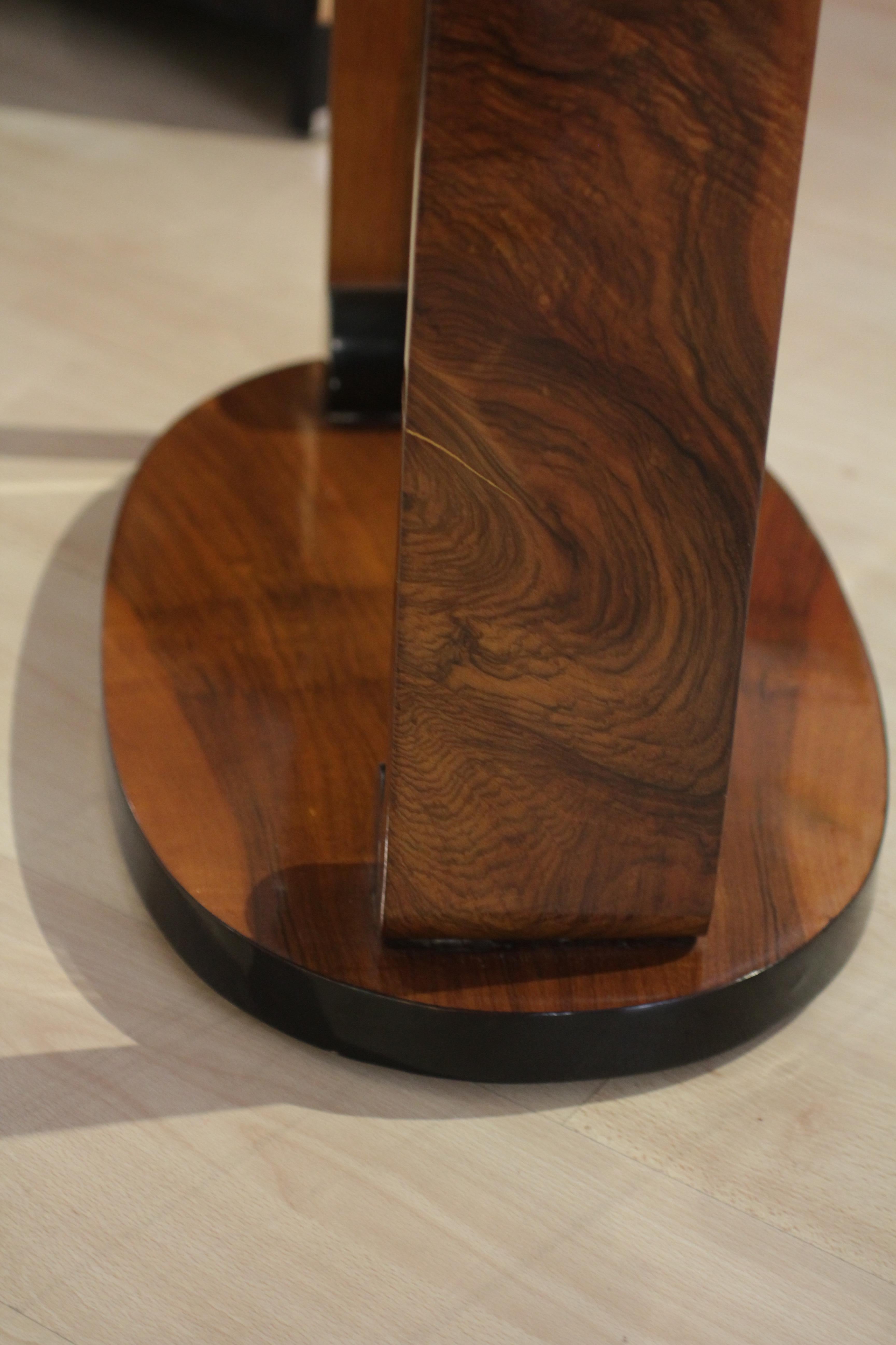 Art Deco Side Table, Walnut Veneer, France circa 1930 4