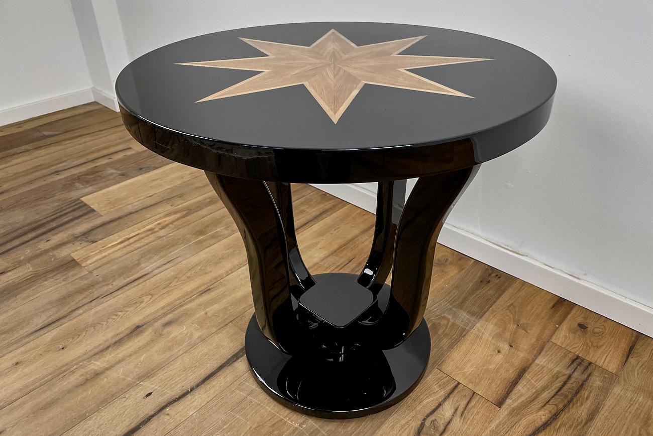 Mid-20th Century Art Deco Side Table with Curved Legs and Stunning Ash Veneer