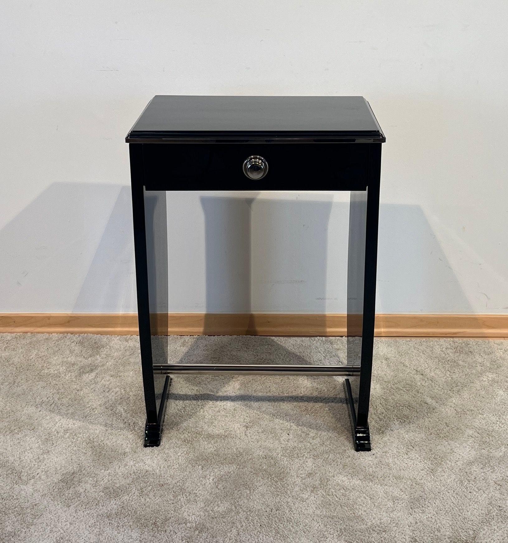French Art Deco Side Table with Drawer, Black Lacquer and Chrome, France circa 1930 For Sale