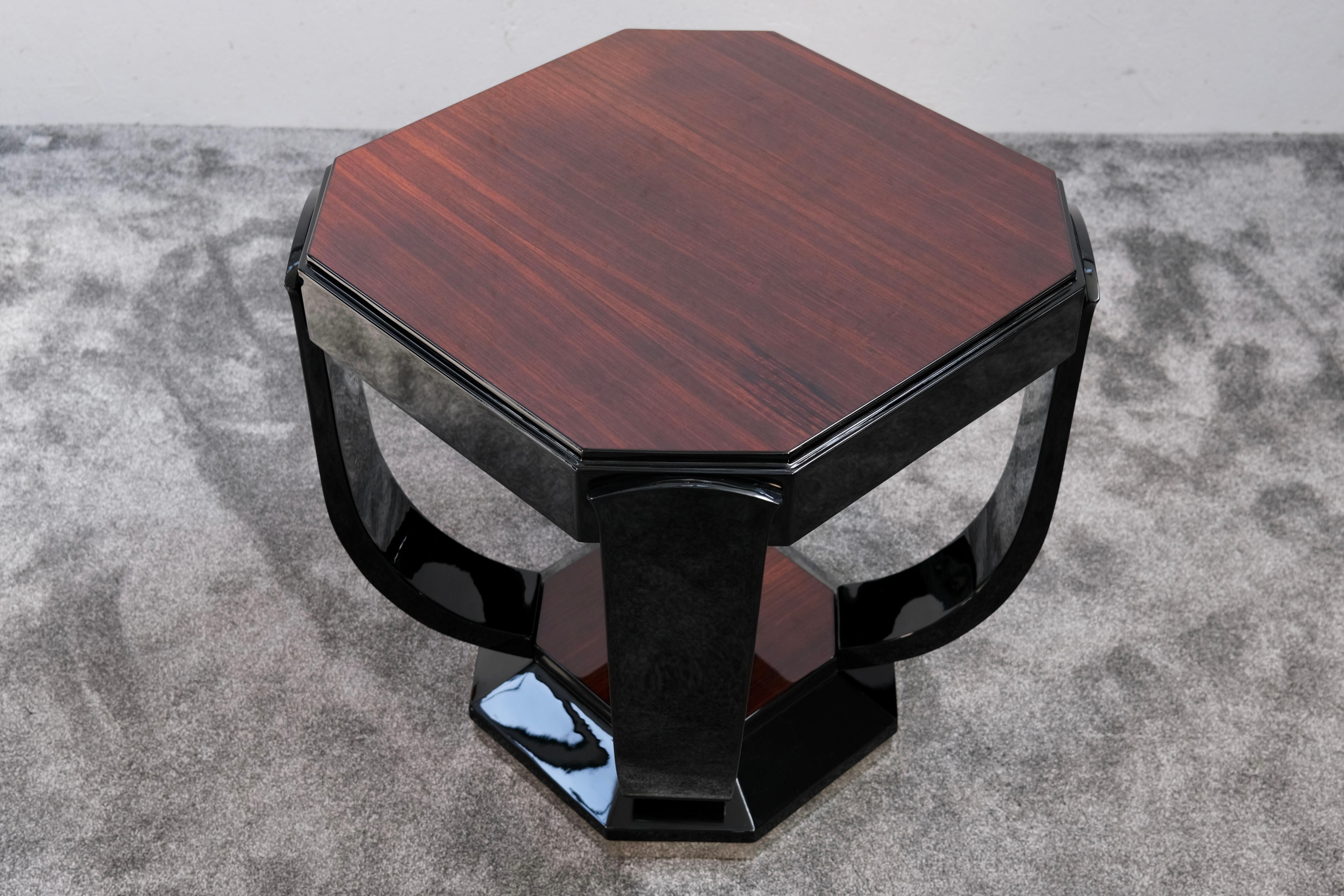 Art Deco Side Table with elegant Legs in Lacquer & Chrome, France 1930s For Sale 4
