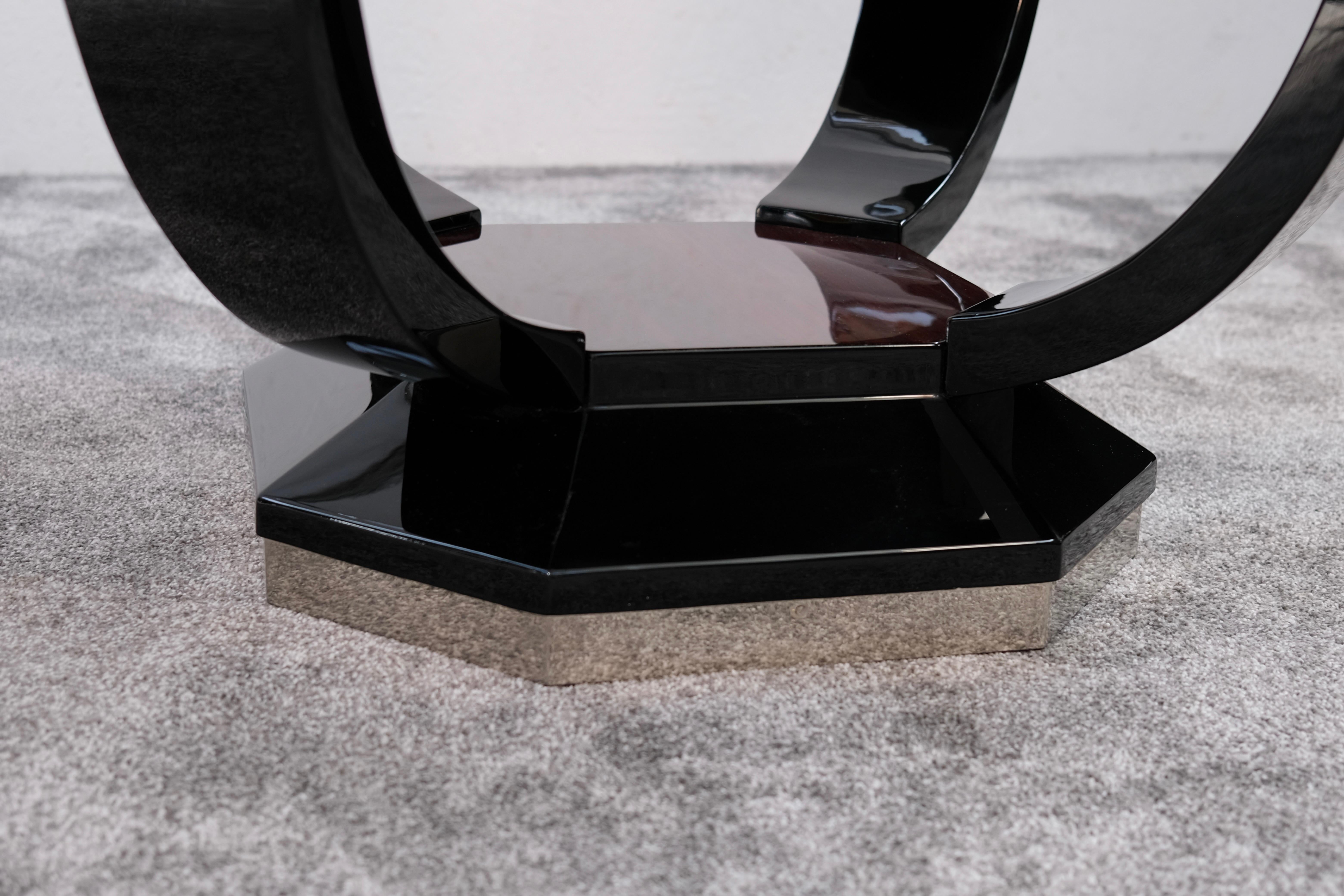 Art Deco Side Table with elegant Legs in Lacquer & Chrome, France 1930s For Sale 1