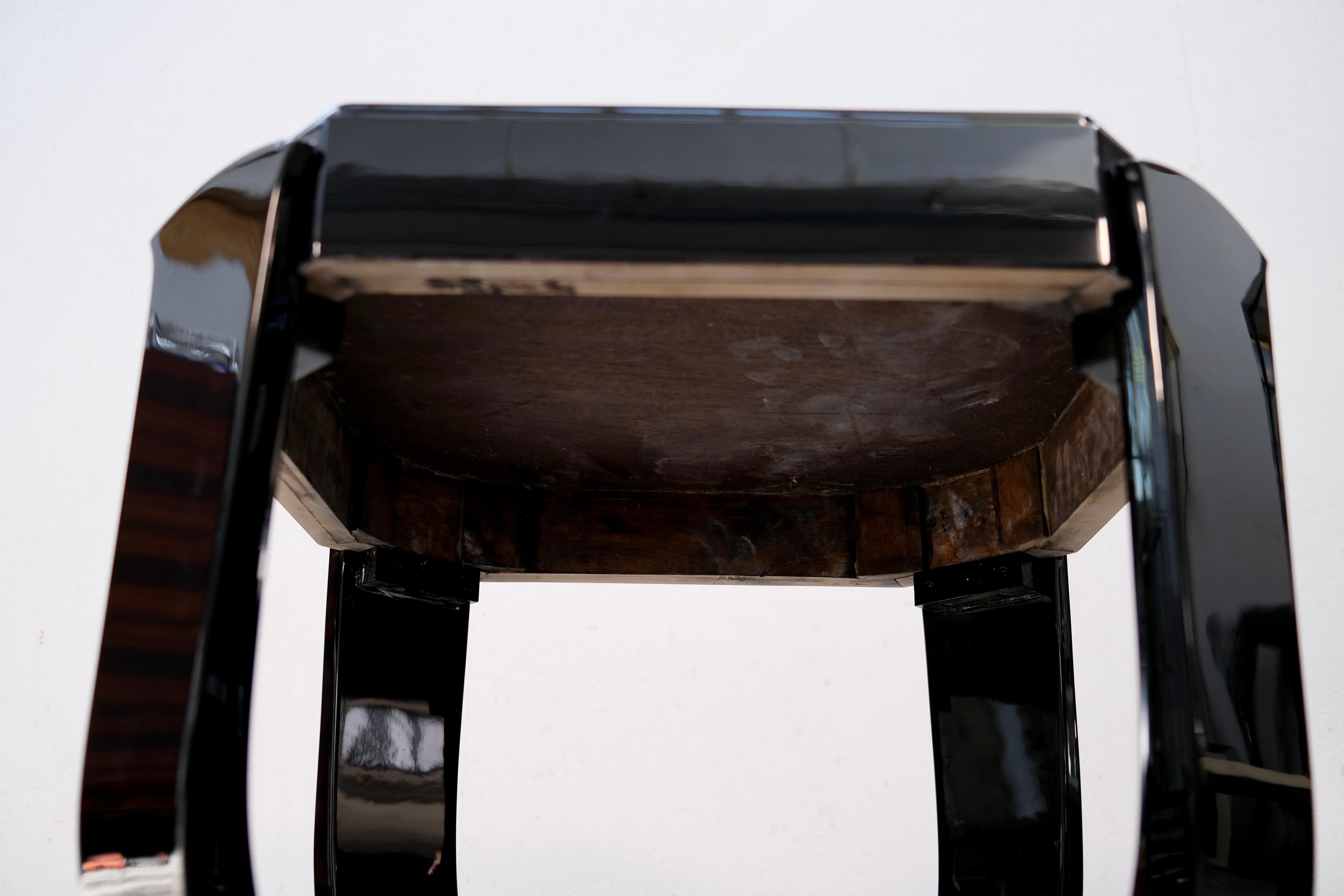 Art Deco Side Table with elegant Legs in Lacquer & Chrome, France 1930s For Sale 2