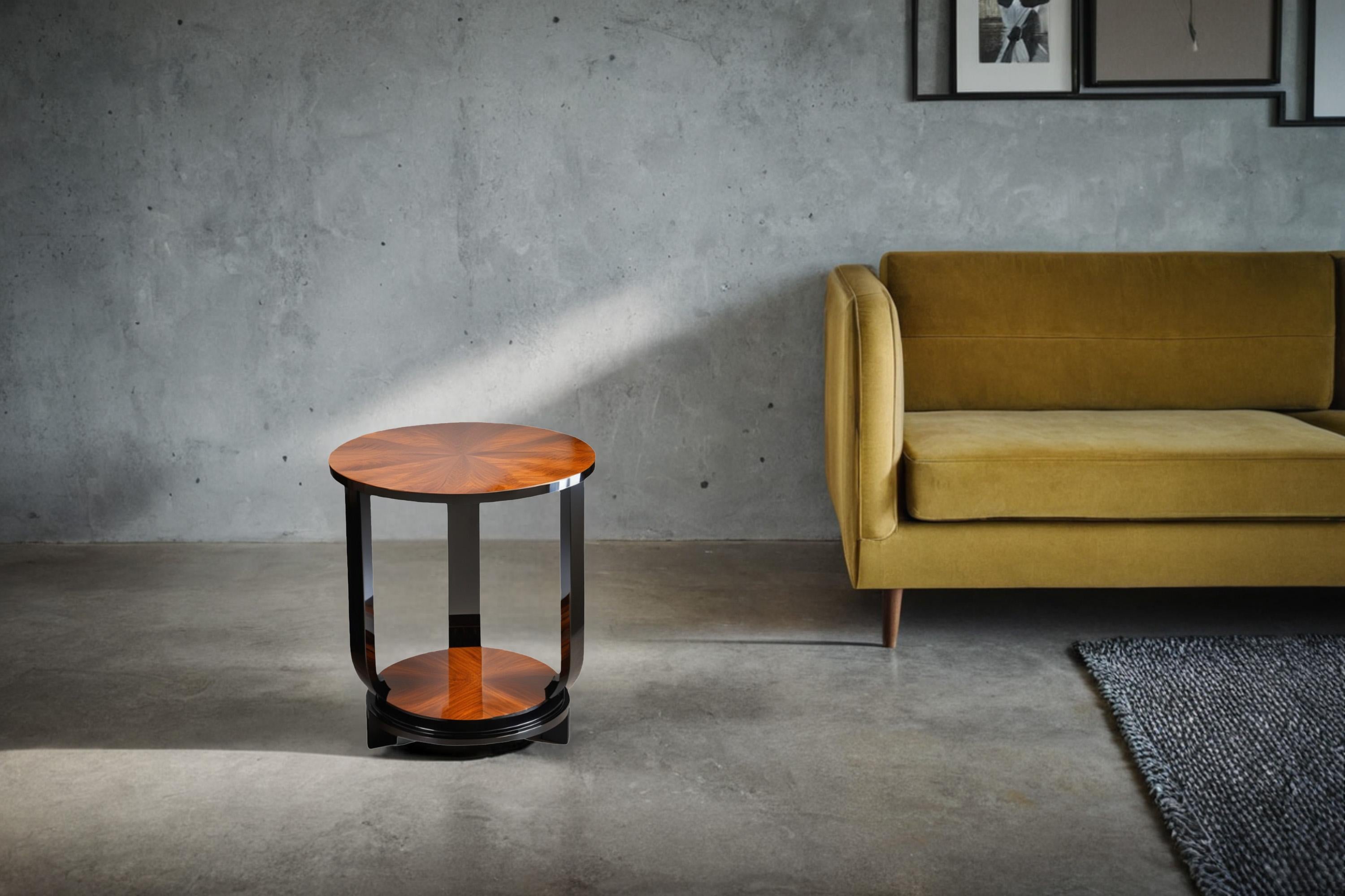 Discover the sophisticated elegance of Art Deco with our exquisite side table! Handcrafted from high-quality Macassar veneer and accented with a frame made from high-gloss black piano lacquer, this table combines timeless aesthetics with modern