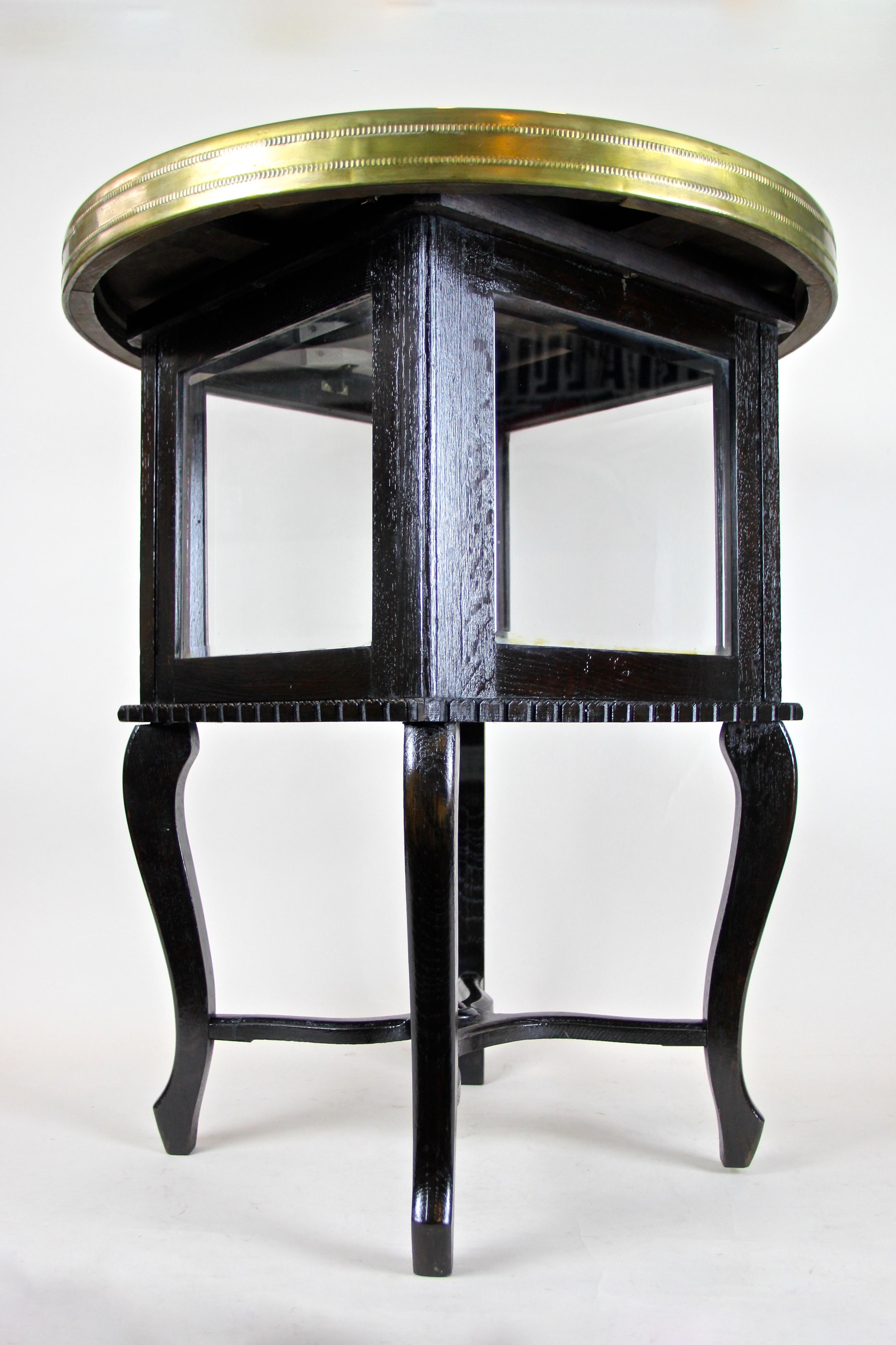 Art Deco Side Table with Ornamented Brass Table Top, Austria, circa 1920 3