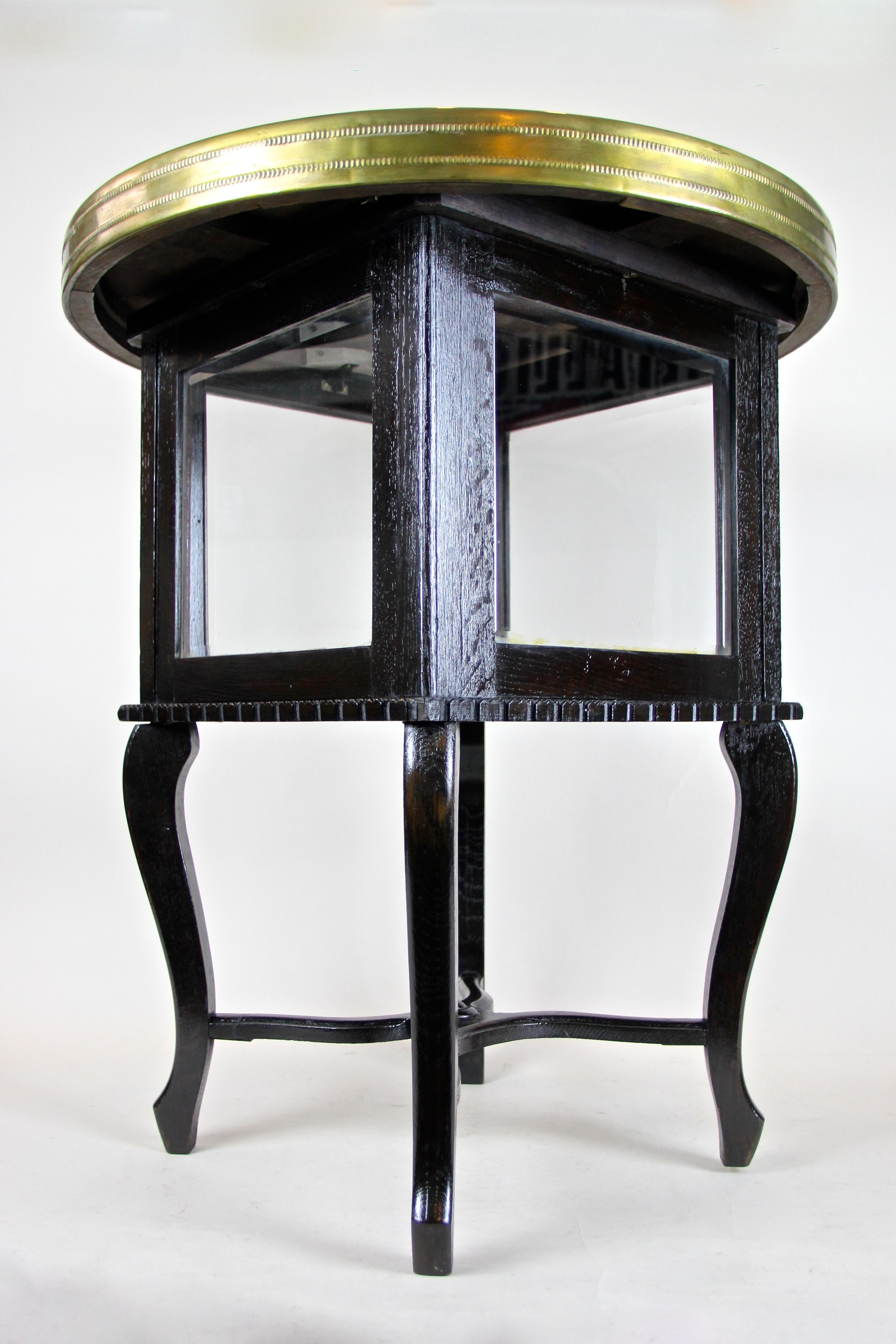 Art Deco Side Table with Ornamented Brass Table Top, Austria, circa 1920 4