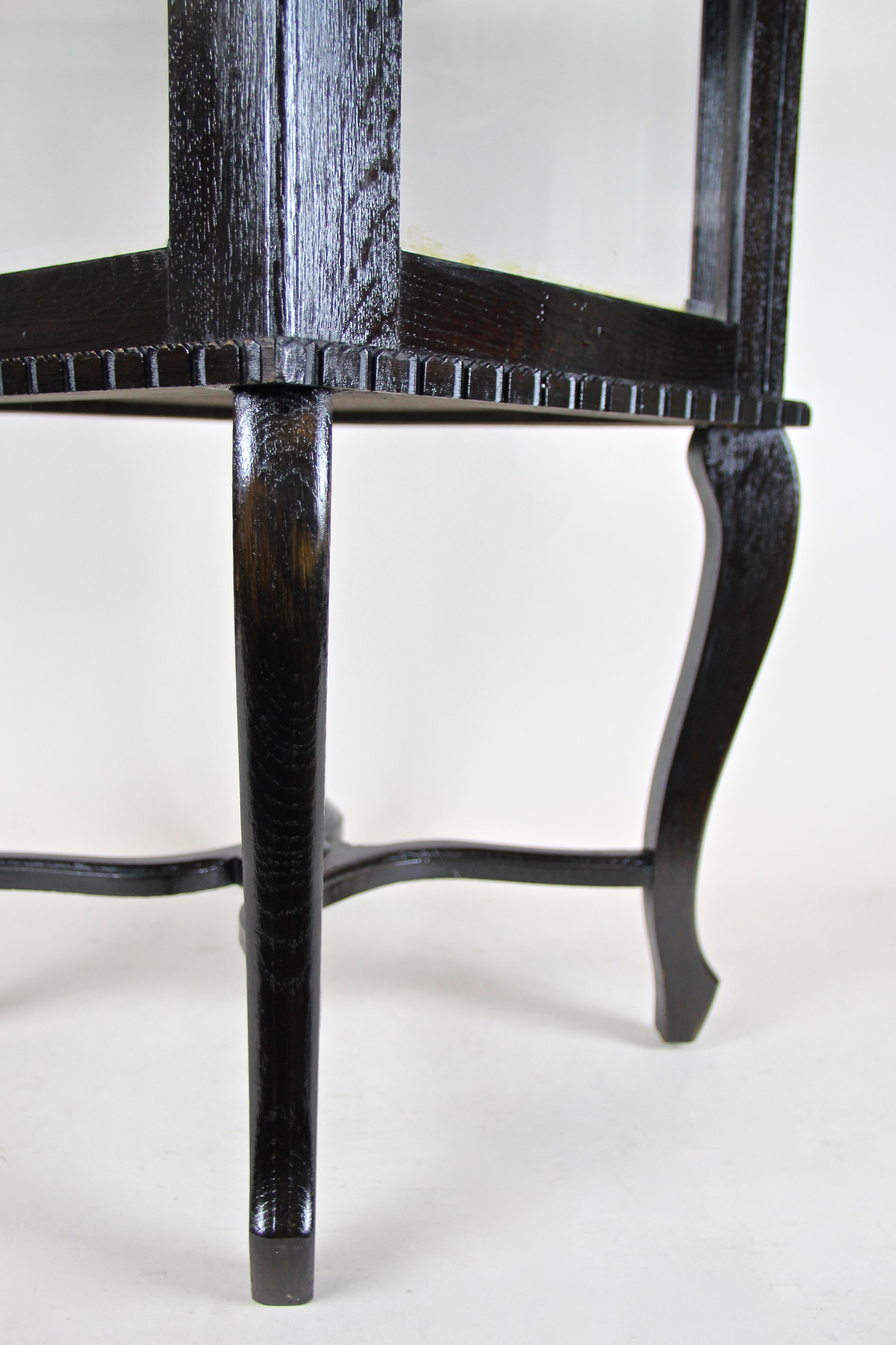 Art Deco Side Table with Ornamented Brass Table Top, Austria, circa 1920 7