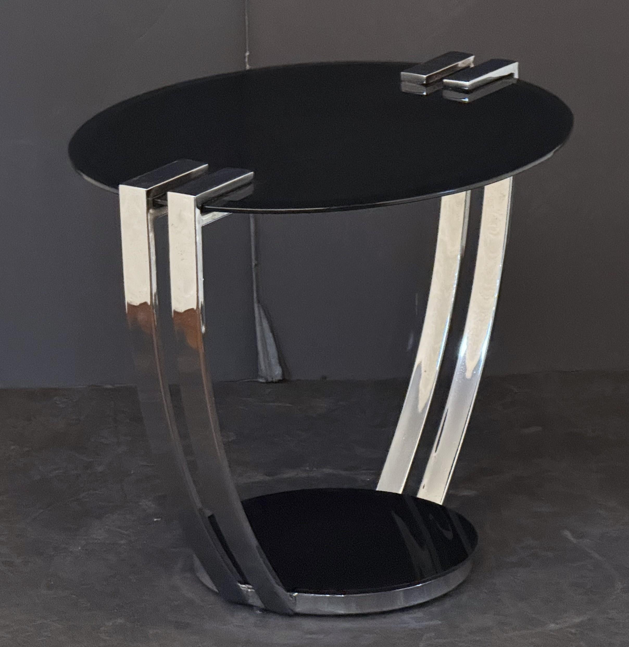 Art déco Tables d'appoint Art Déco en chrome avec plateaux ovales en verre dans le style Josef Hoffman en vente