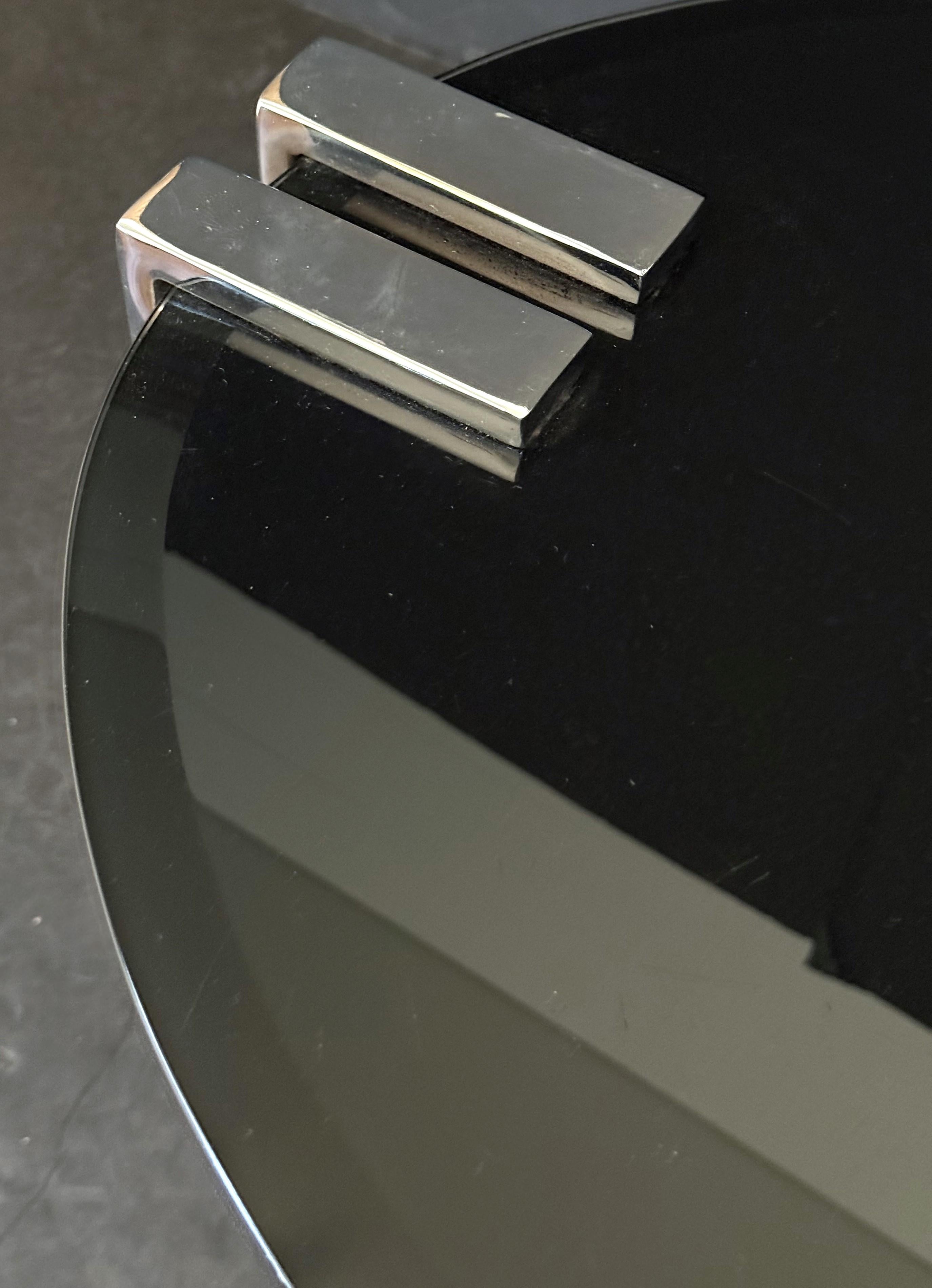 20ième siècle Tables d'appoint Art Déco en chrome avec plateaux ovales en verre dans le style Josef Hoffman en vente