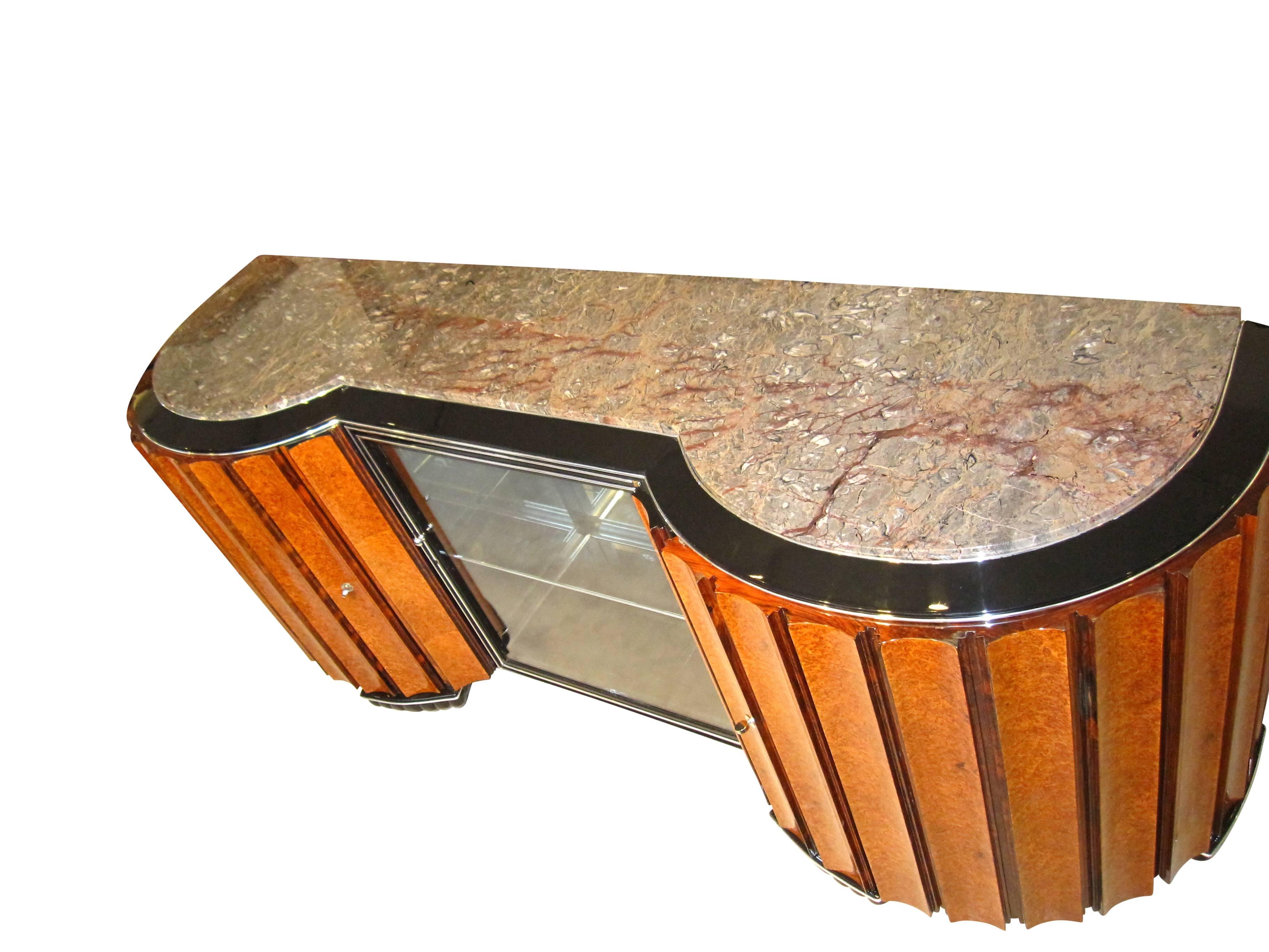Art déco Grand buffet Art Deco, loupe d'amboine et palissandre, marbre, Paris, vers 1925 en vente