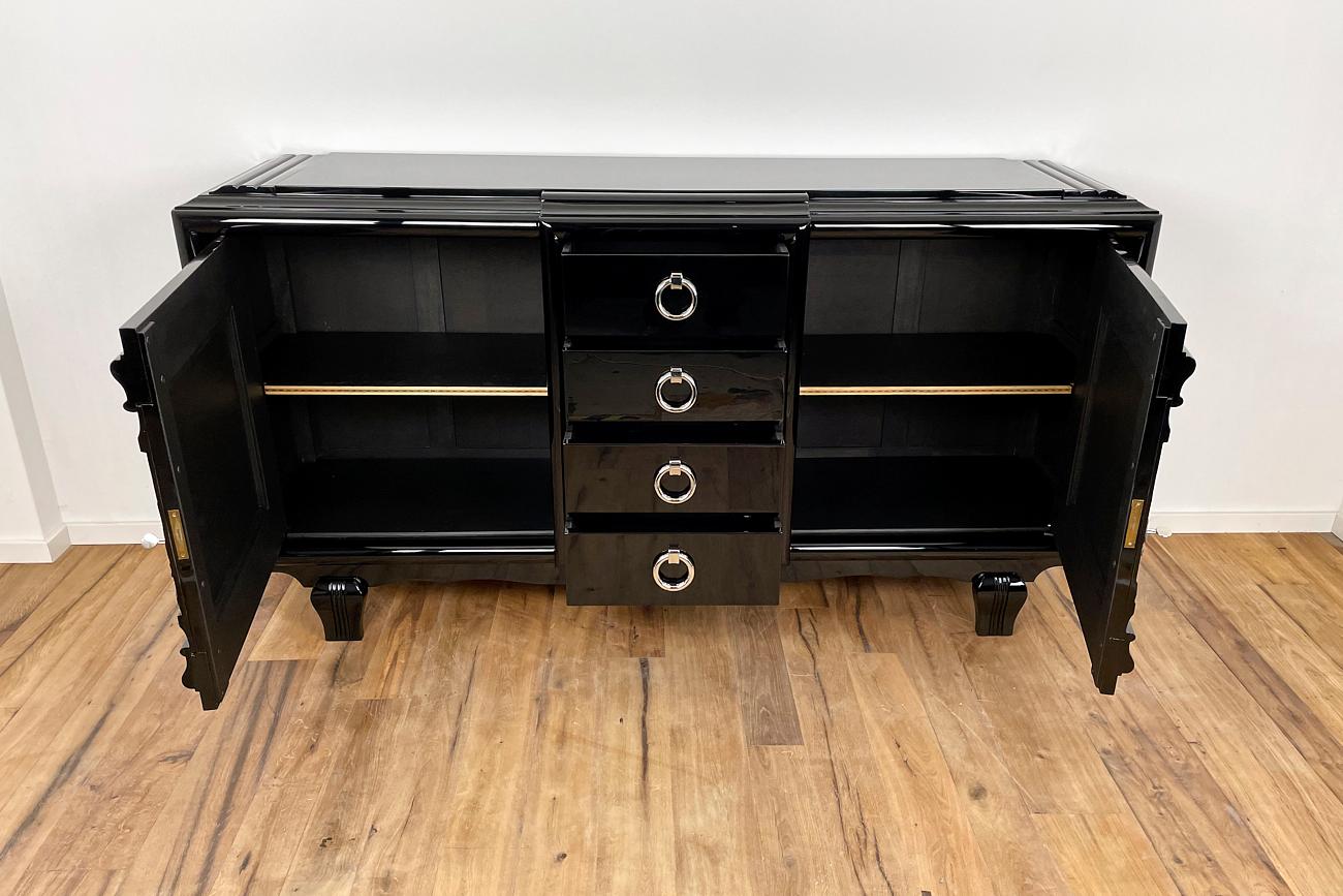 Art-déco-Sideboard um 1930 mit zwei geschnitzten Gemälden im Angebot 1