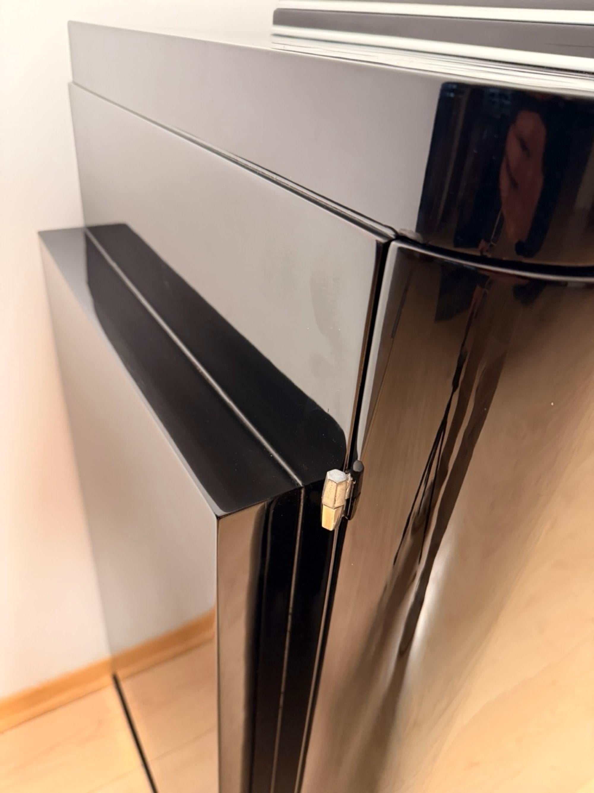 Buffet Art Deco, laque noire, marbre, parchemin, chrome, Paris circa 1930 en vente 2