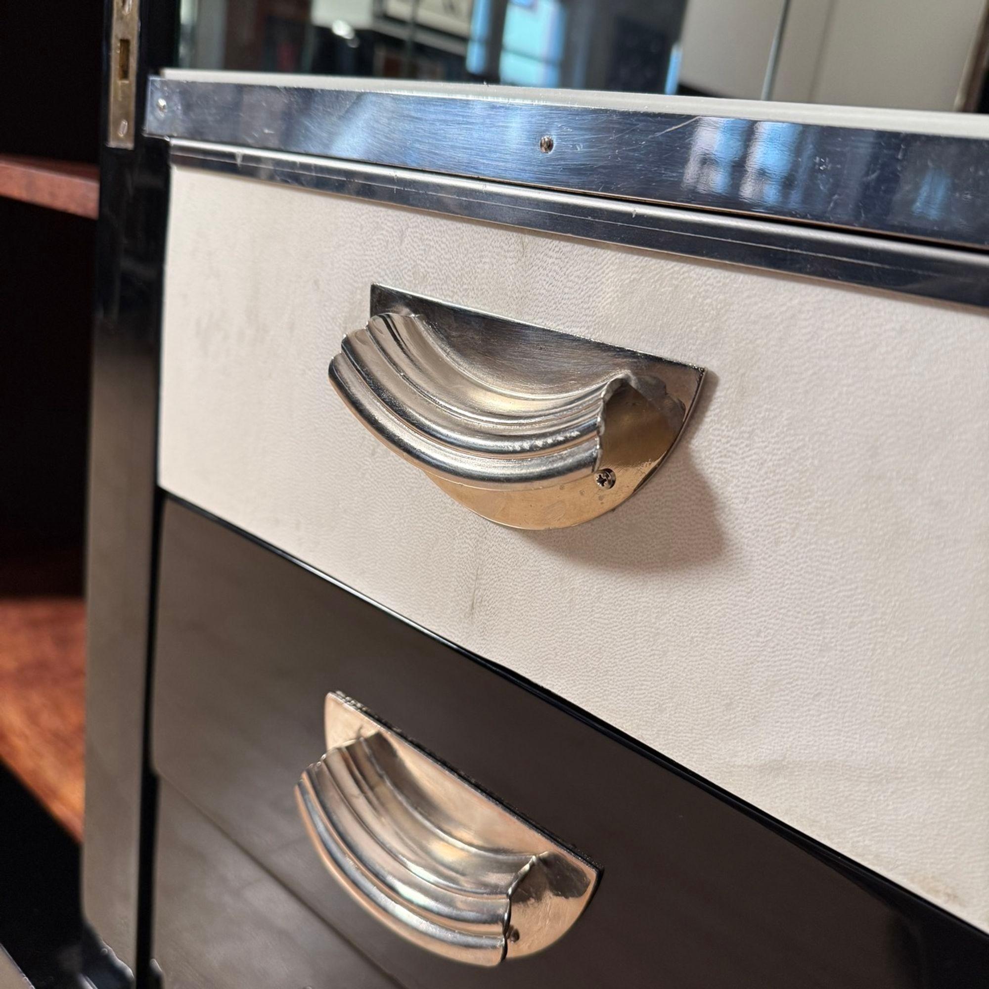 Buffet Art Deco, laque noire, marbre, parchemin, chrome, Paris circa 1930 en vente 5