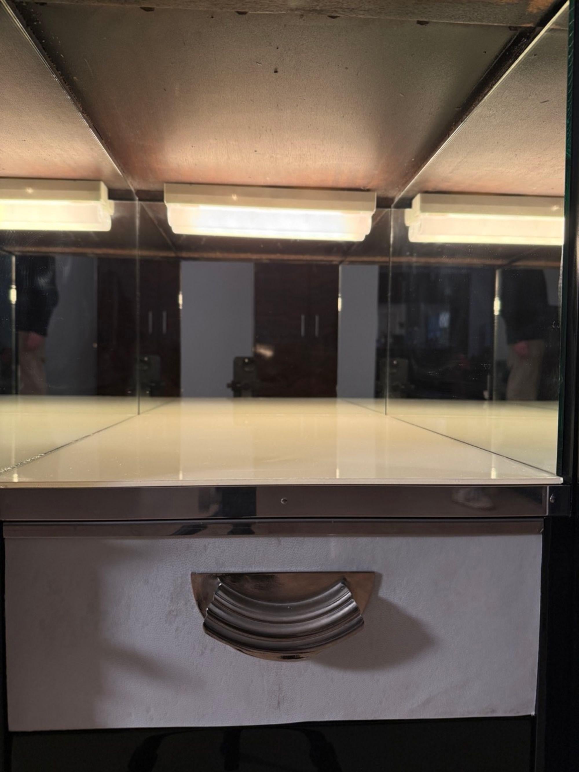 Buffet Art Deco, laque noire, marbre, parchemin, chrome, Paris circa 1930 en vente 10