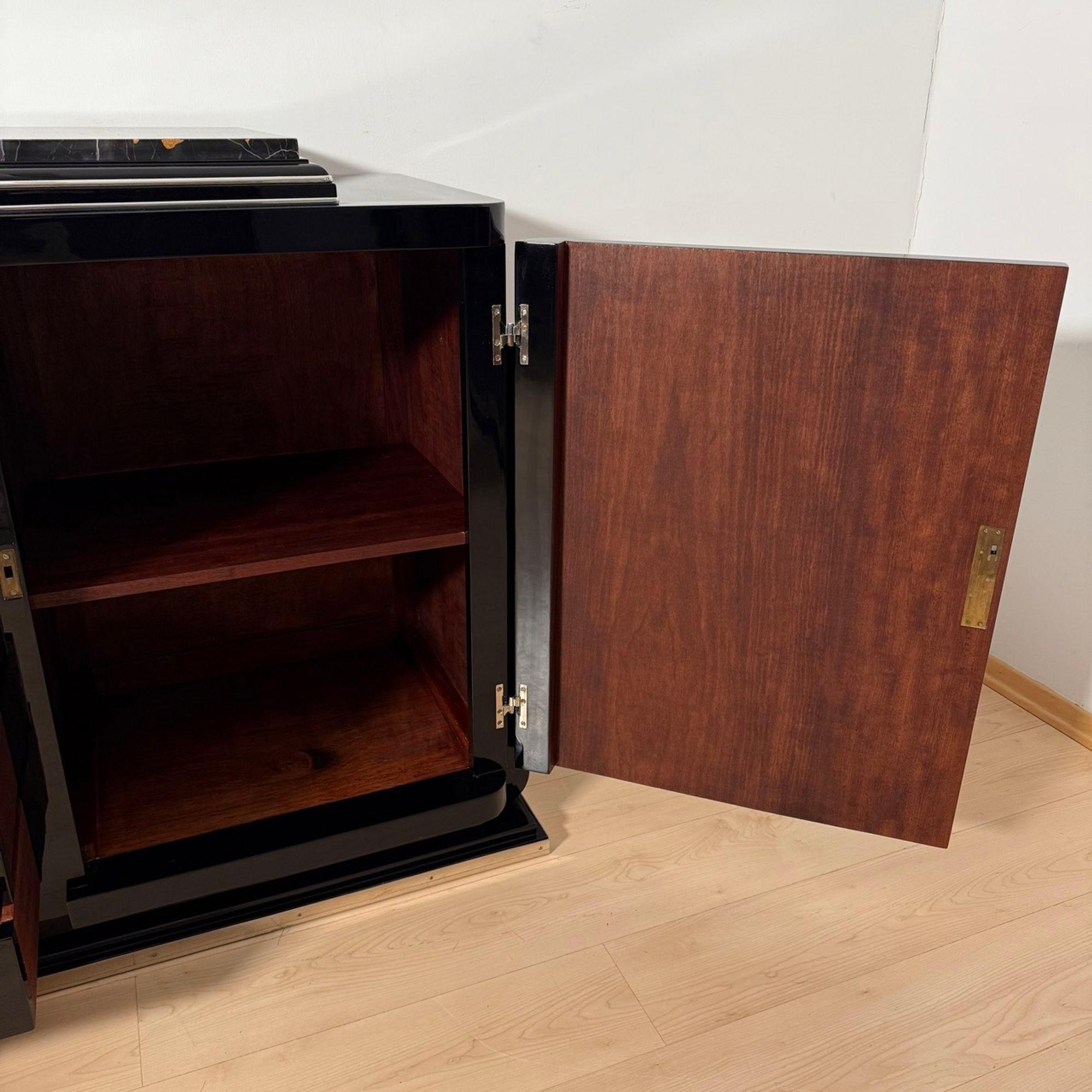 Chrome Buffet Art Deco, laque noire, marbre, parchemin, chrome, Paris circa 1930 en vente