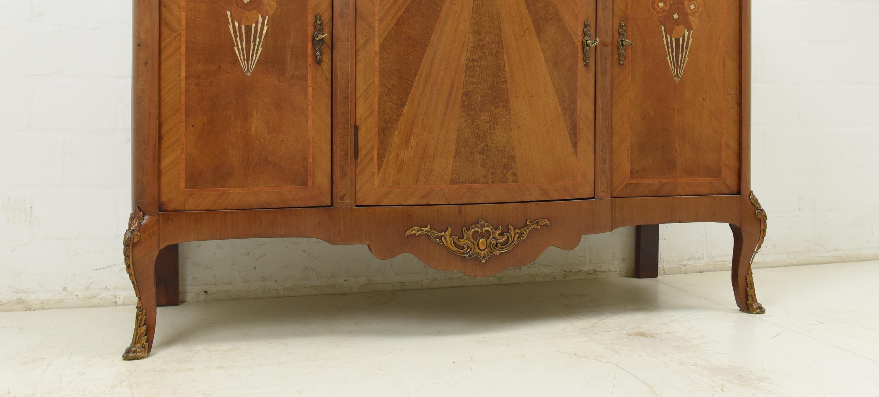Art Deco Sideboard / Chest of Drawers / Dresser in Mahogany, circa 1925 6