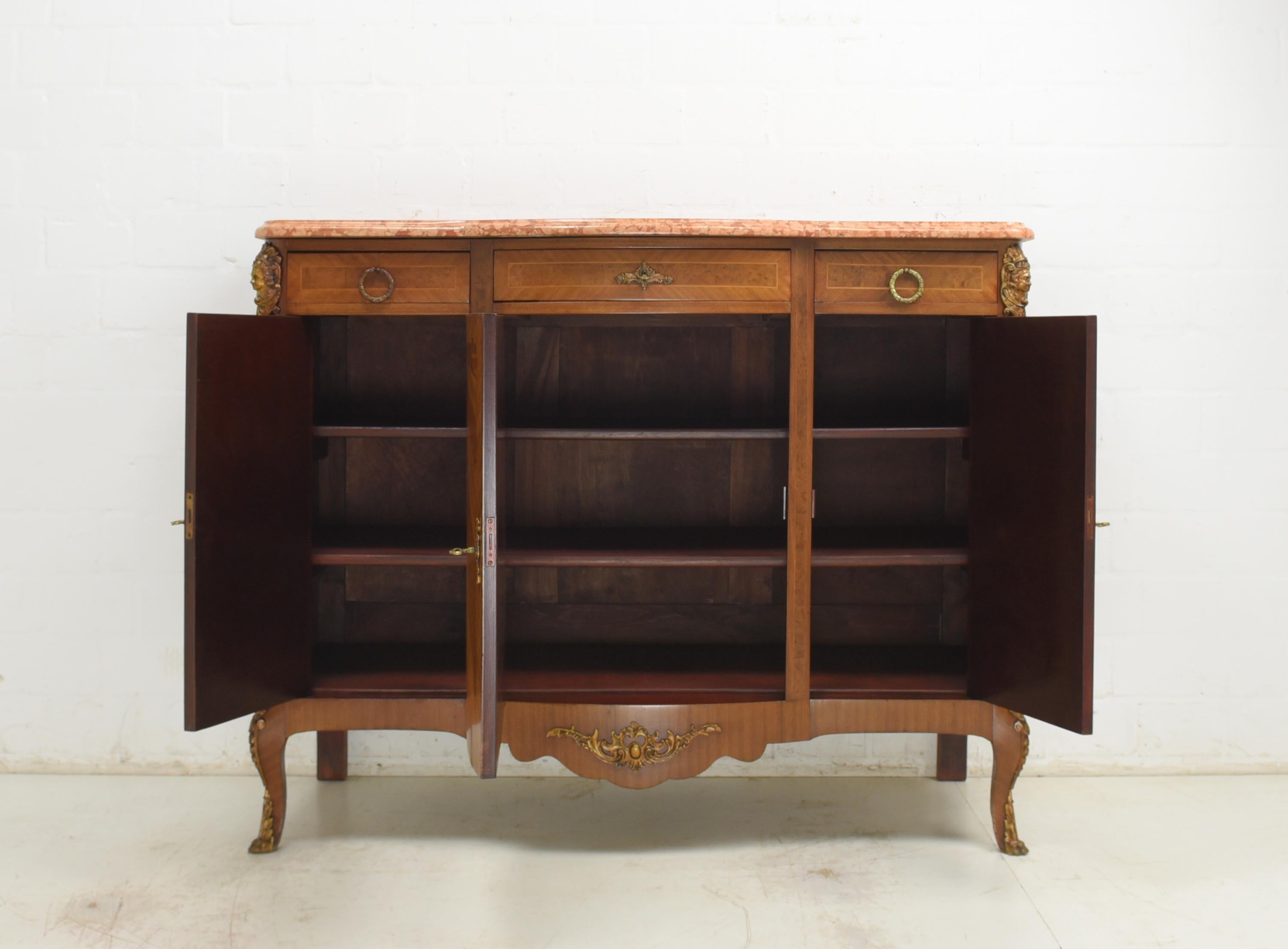 Art Deco Sideboard / Chest of Drawers / Dresser in Mahogany, circa 1925 In Good Condition In Lüdinghausen, DE