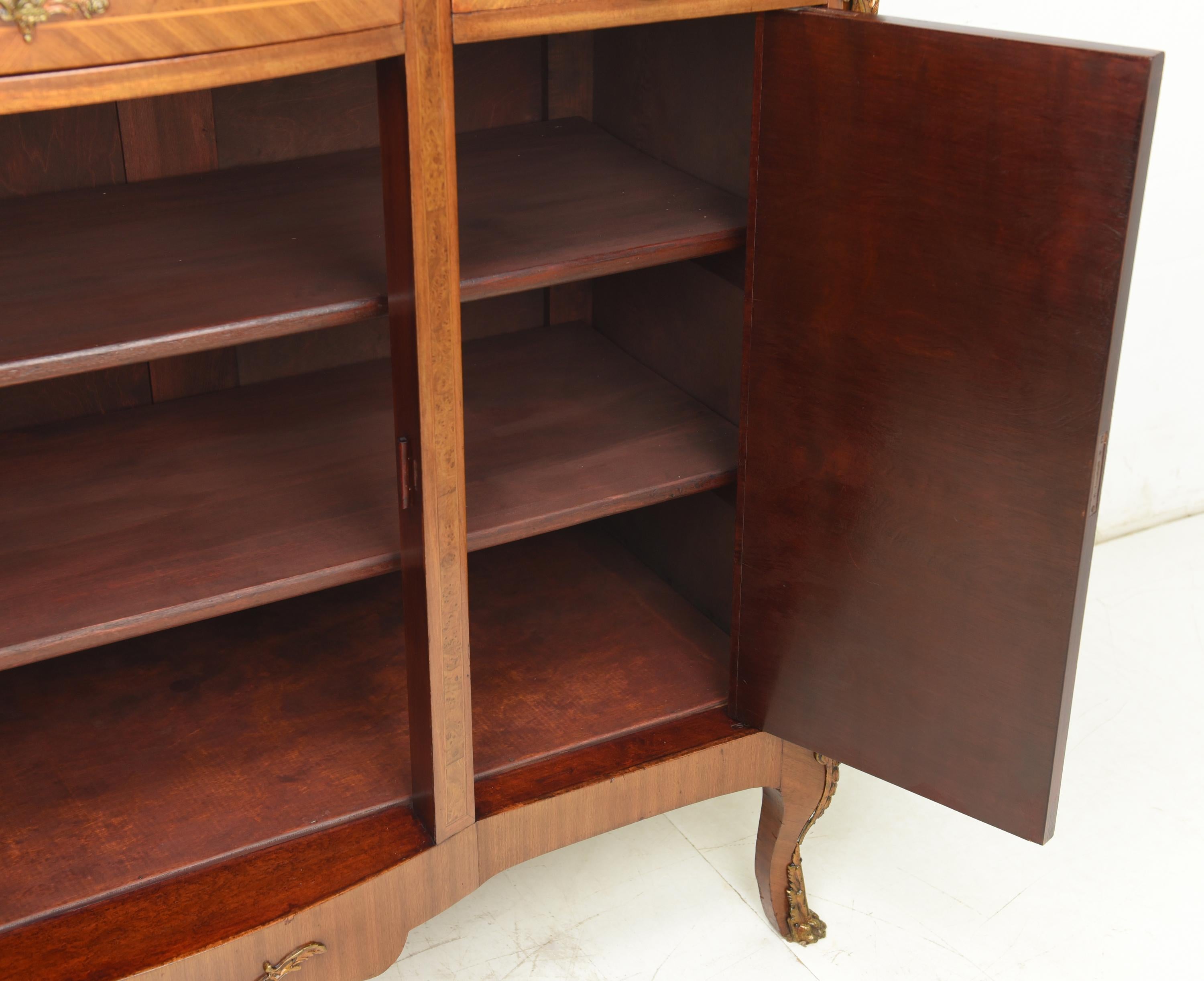 Art Deco Sideboard / Chest of Drawers / Dresser in Mahogany, circa 1925 2