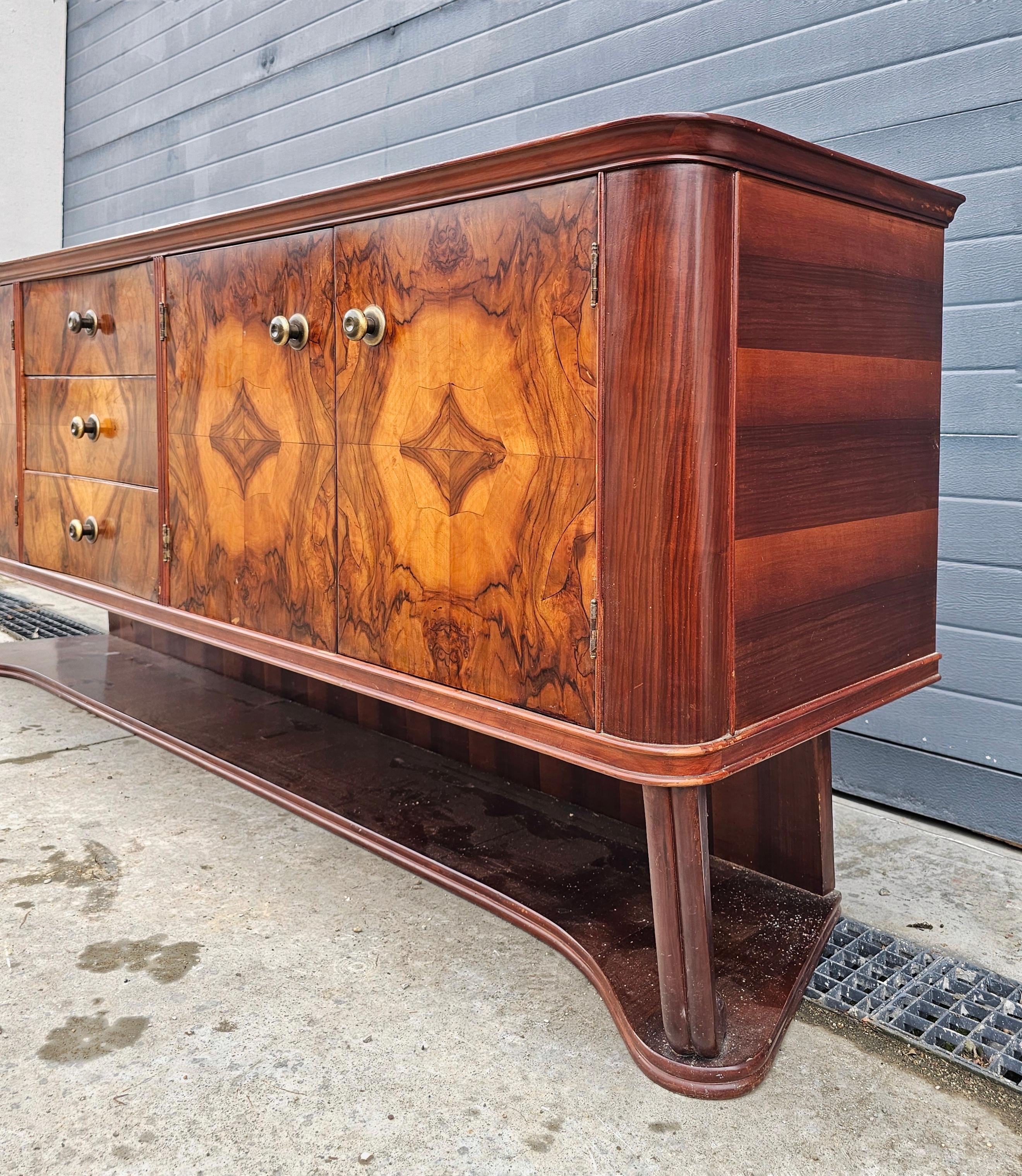 Art Deco Sideboard done in burl walnut veneer with rich and dramatic grain For Sale 5
