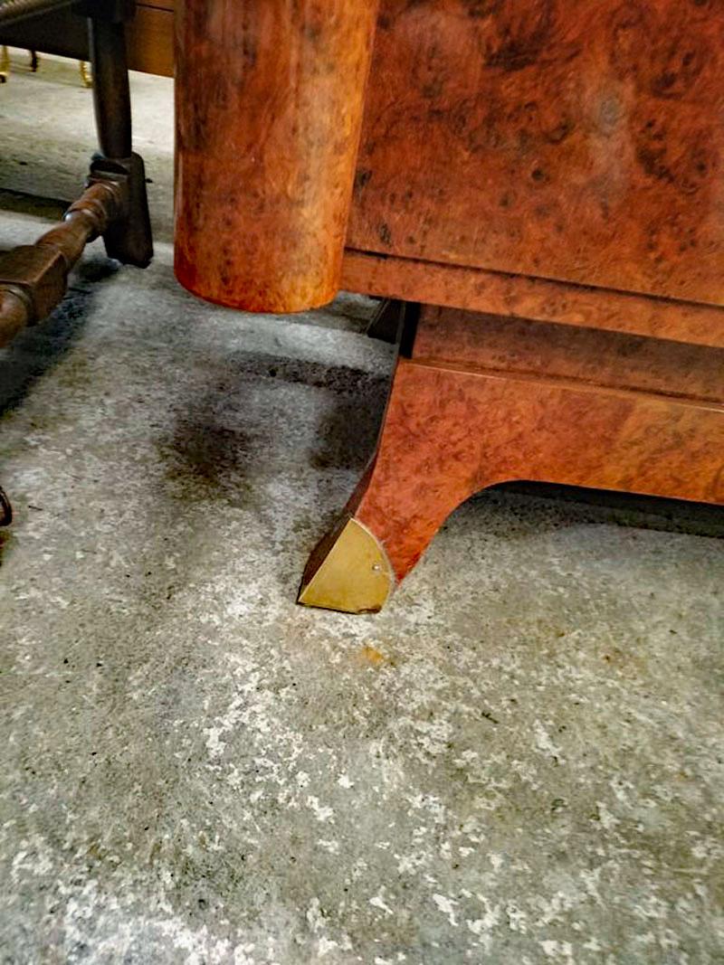 Mid-20th Century Art Deco sideboard in amboyna burl in the style of Maurice RINCK circa 1930 For Sale