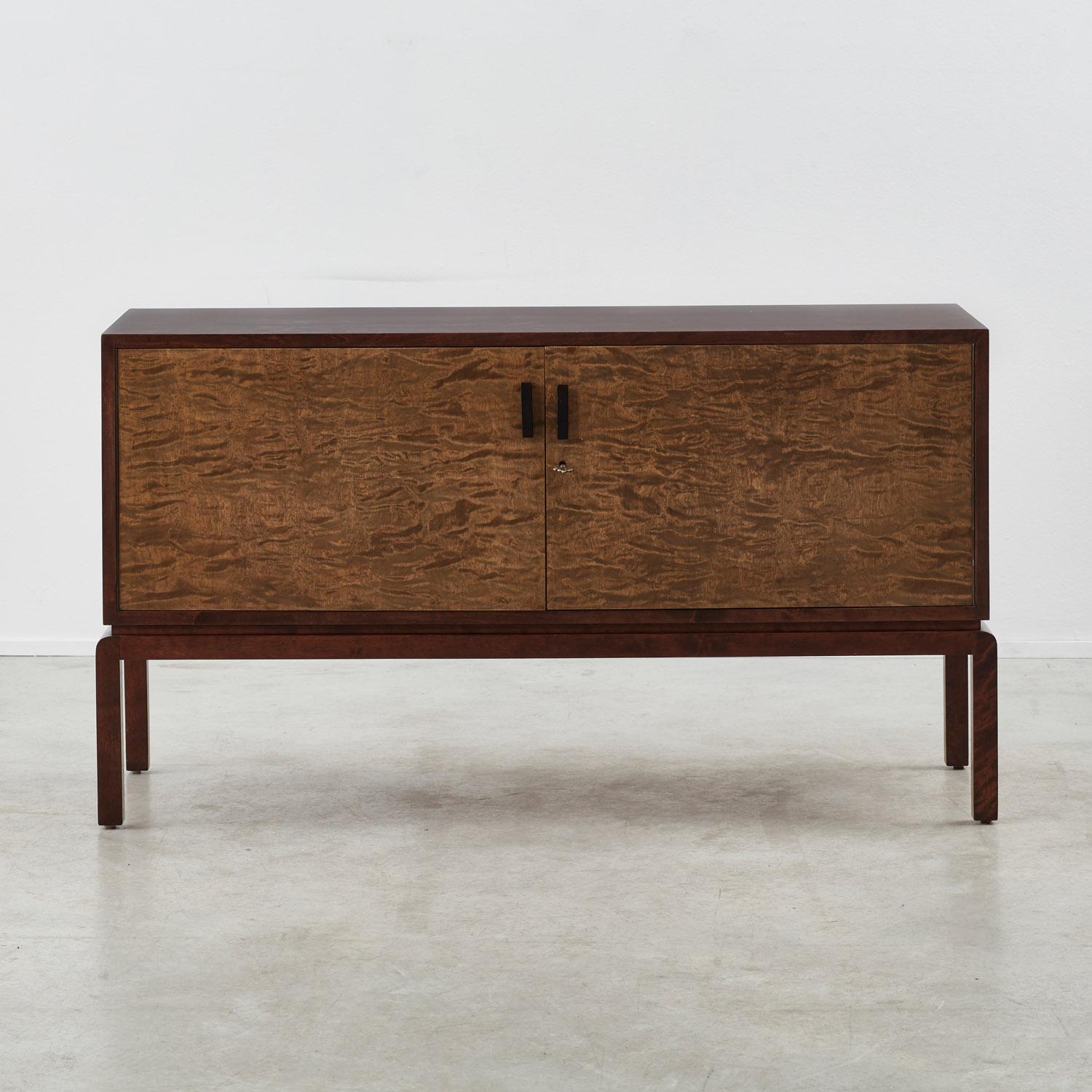 Swedish Art Deco sideboard in birch - Sweden, 1930s For Sale