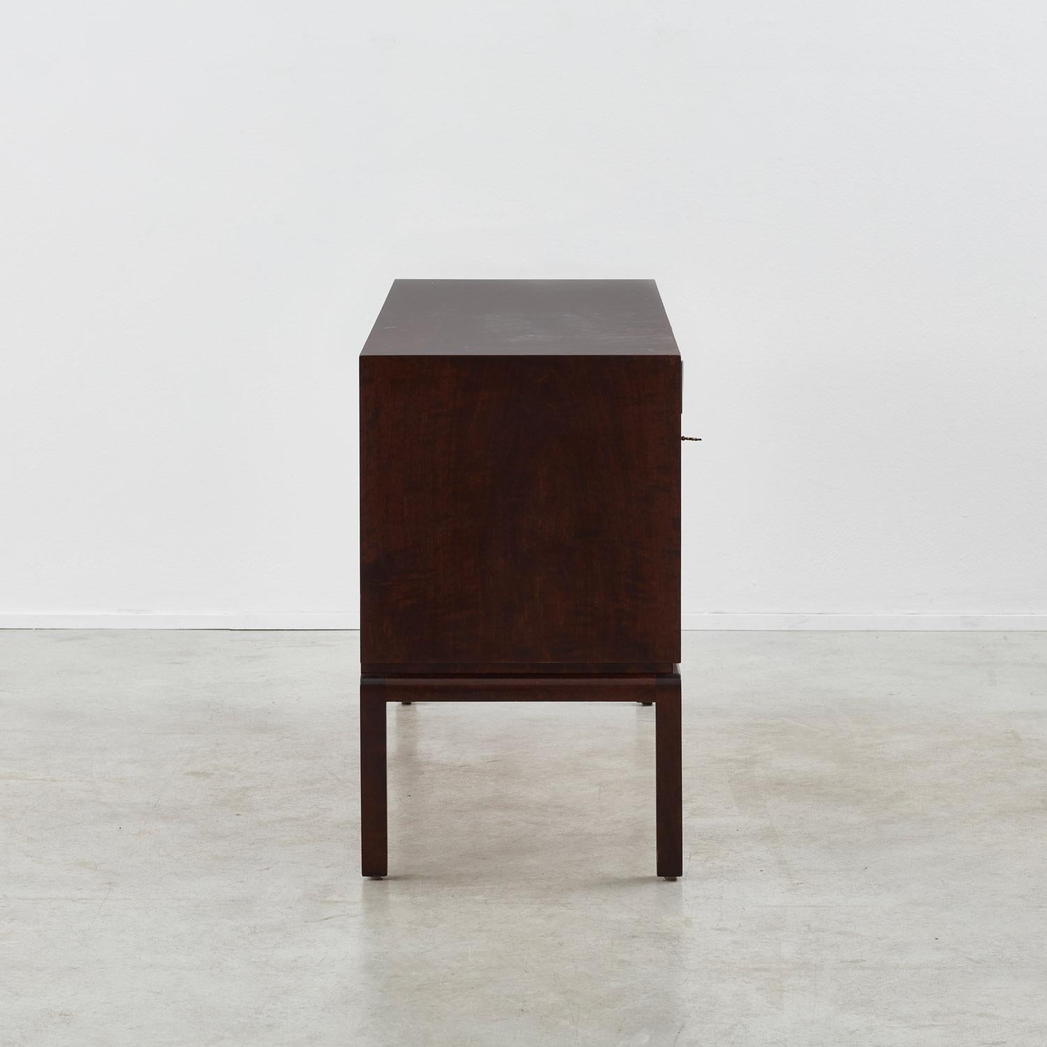 Art Deco sideboard in birch - Sweden, 1930s In Good Condition For Sale In London, GB
