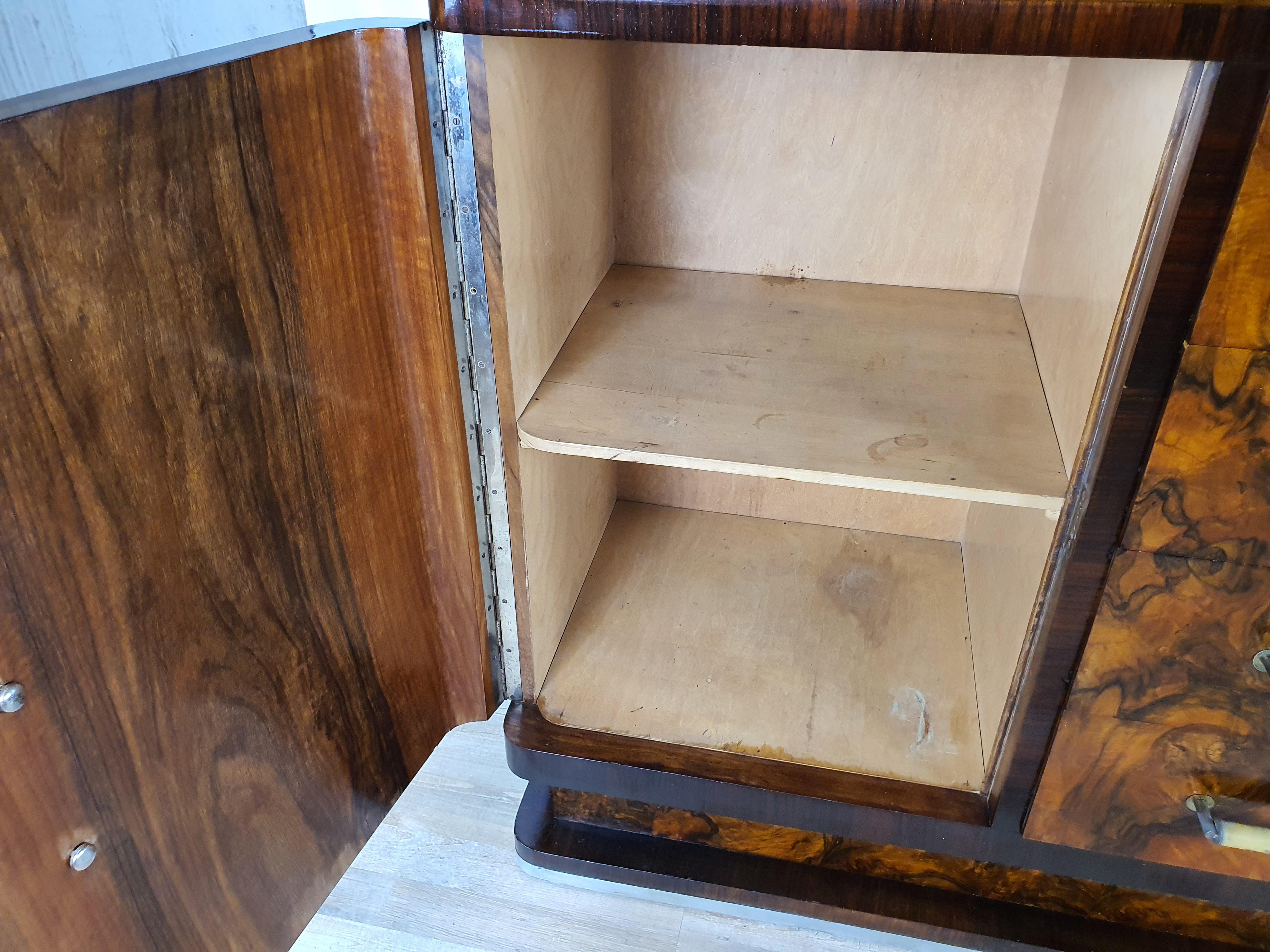 Mid-20th Century Art Decò Sideboard in Briar with Mirror