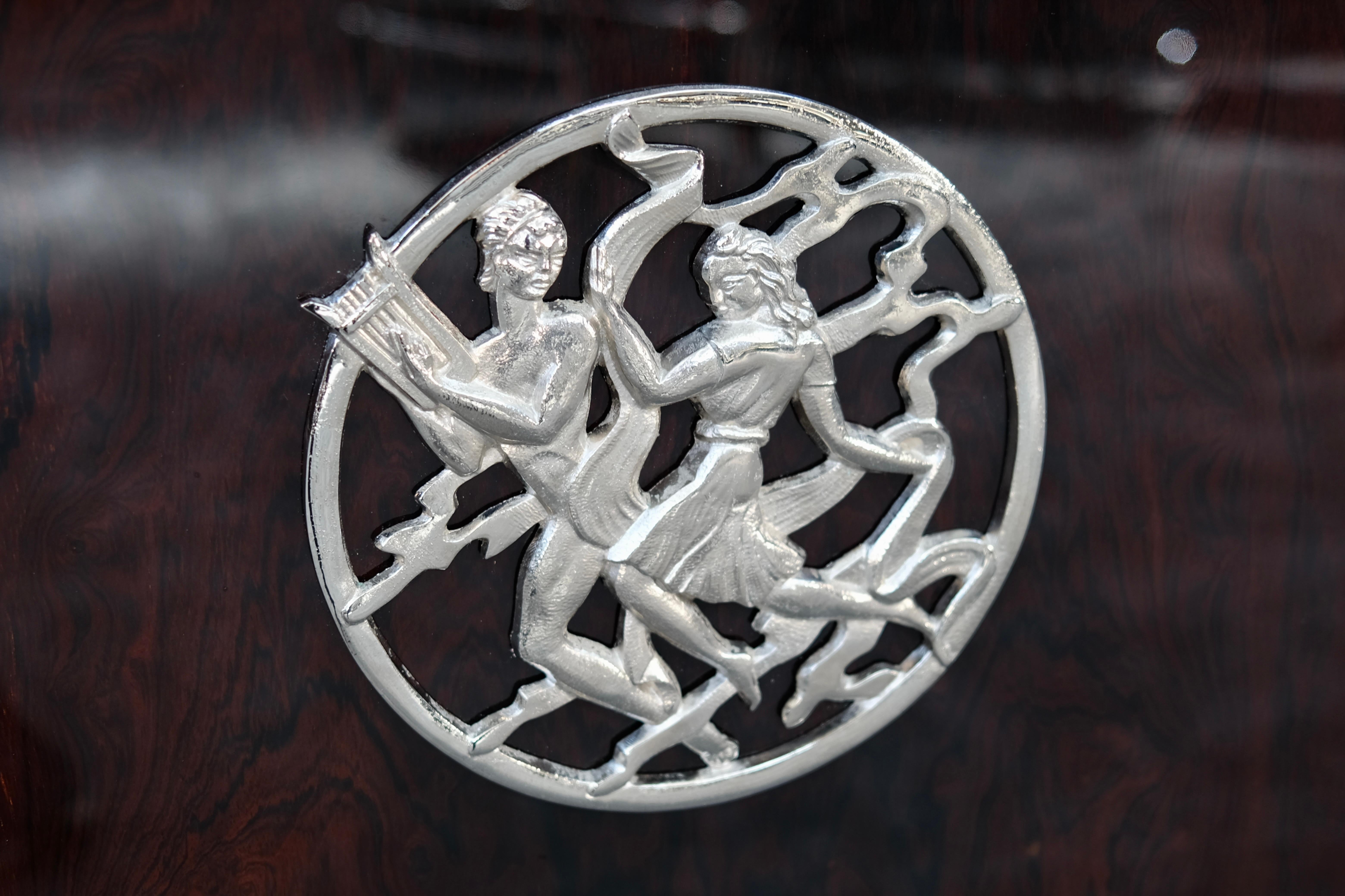 Art Deco Anrichte in Hochglanz mit Bronzeapplikation, Frankreich um 1930 (Geschwärzt) im Angebot
