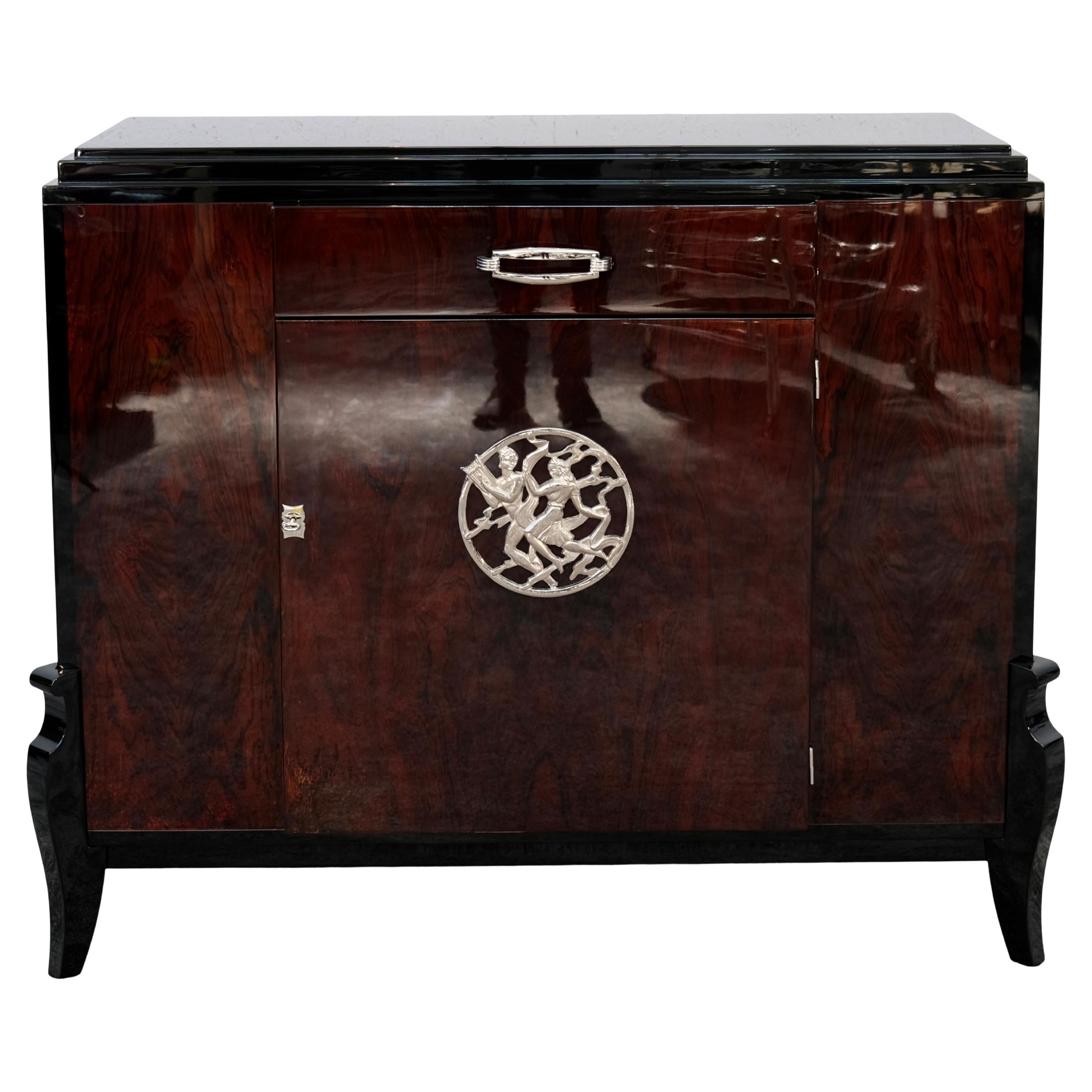 Art Deco Anrichte in Hochglanz mit Bronzeapplikation, Frankreich um 1930 im Angebot