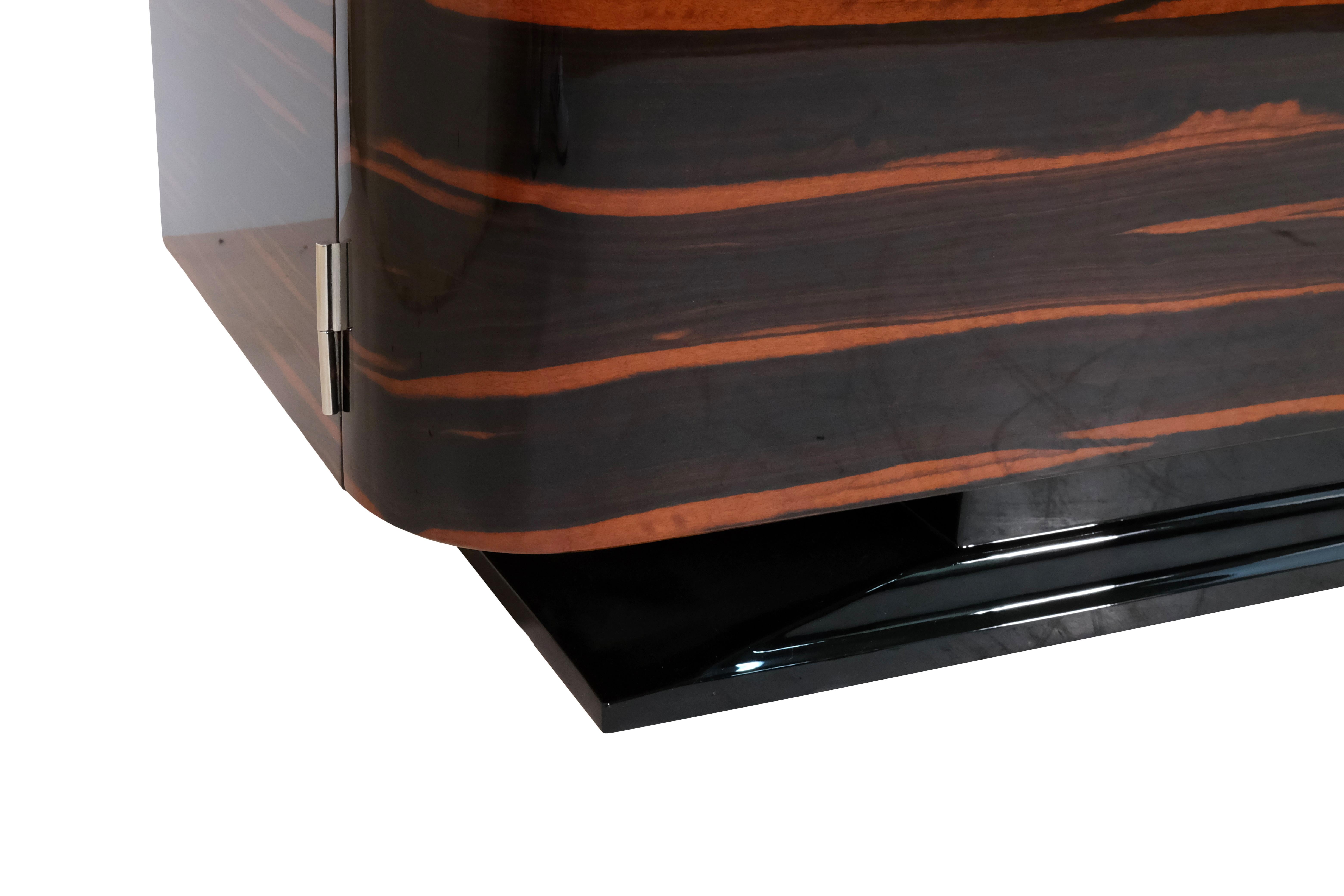 Laccato Credenza Art Déco in Macassar laccato lucido con marmo, Francia anni '30 in vendita