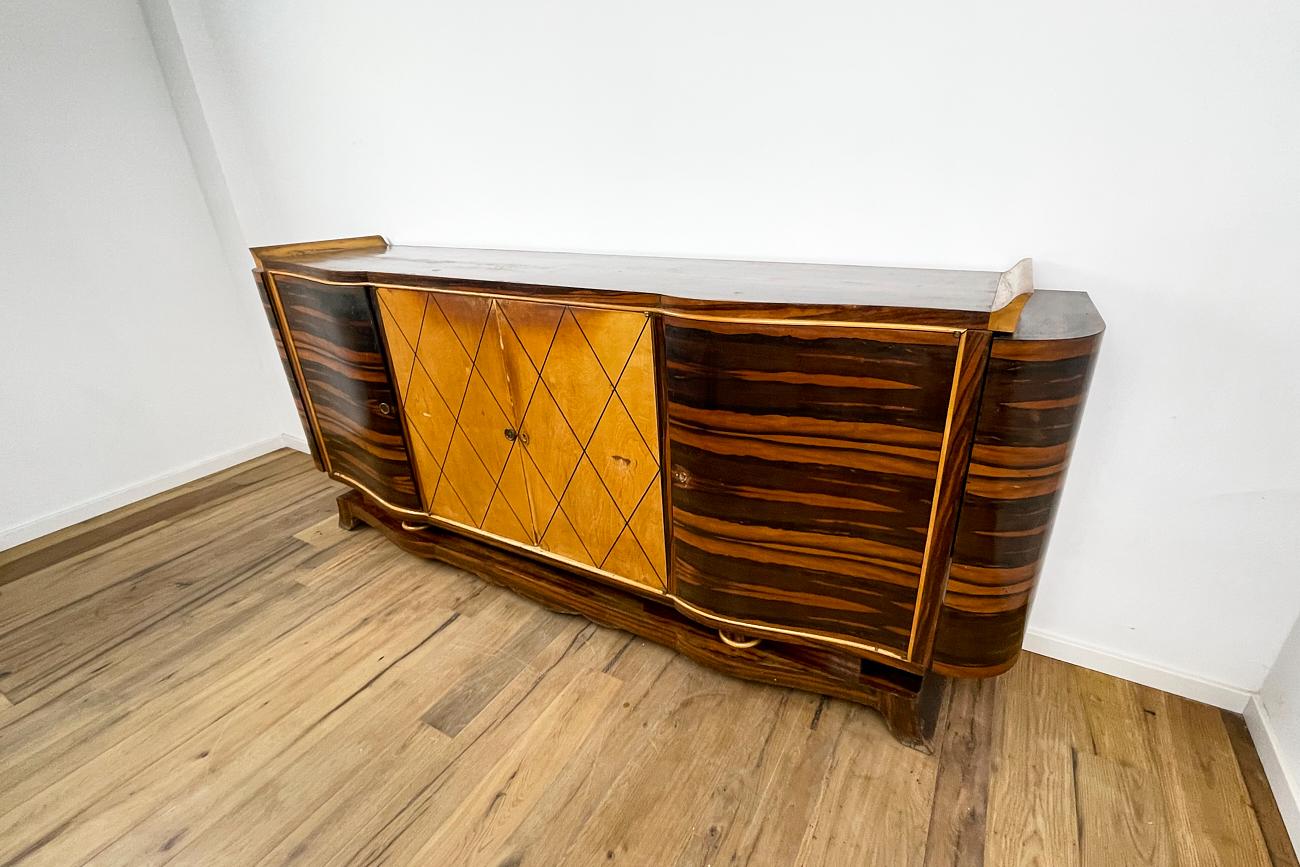 Art Deco Sideboard in Macassar with Bar Cases on the Sides For Sale 1