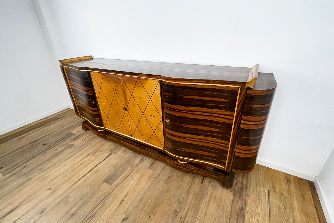 Art Deco Sideboard in Macassar with Bar Cases on the Sides For Sale 2