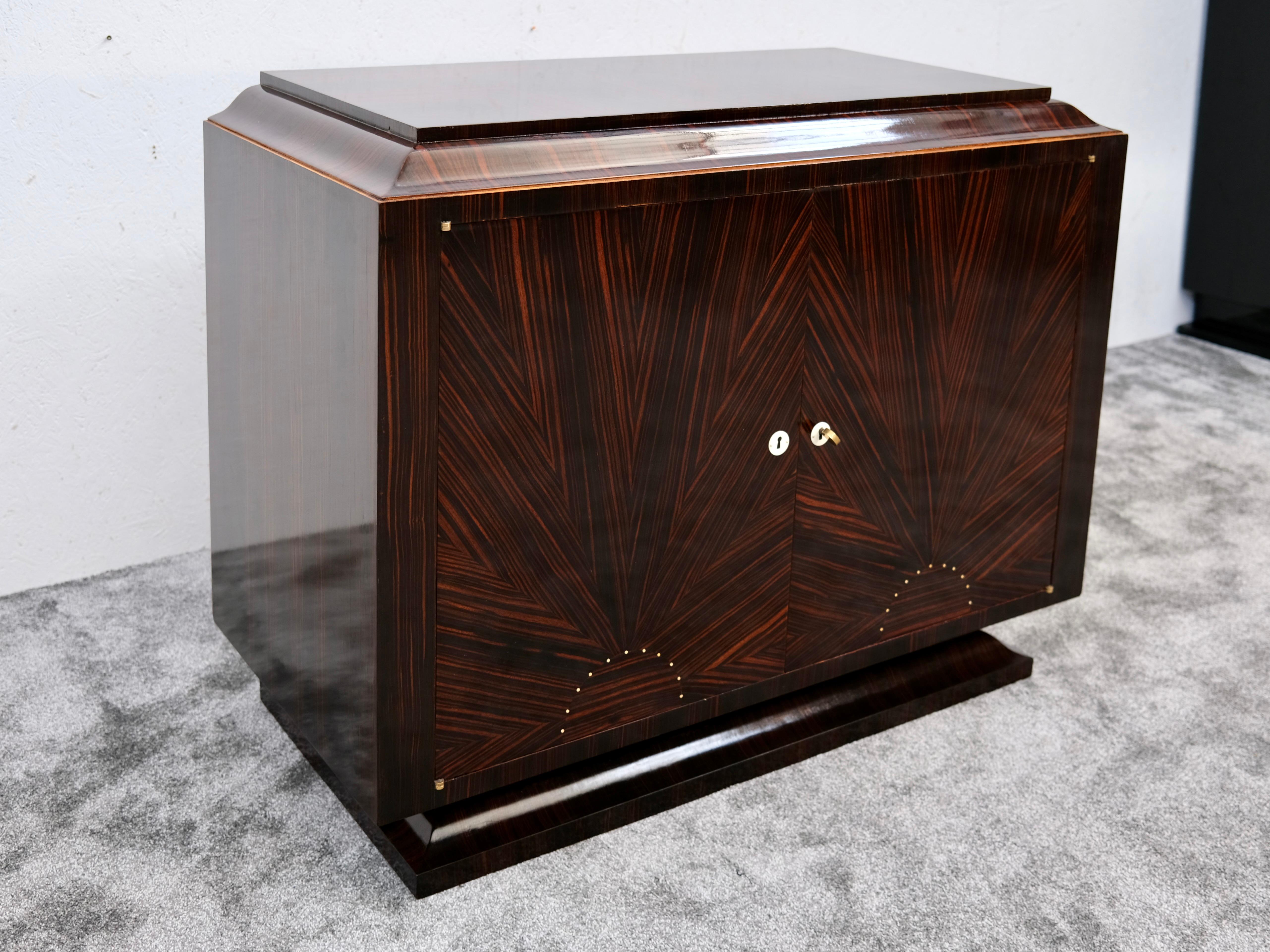 Art Deco Sideboard in Macassar with Hidden Drawers, France 1930s (Art déco) im Angebot