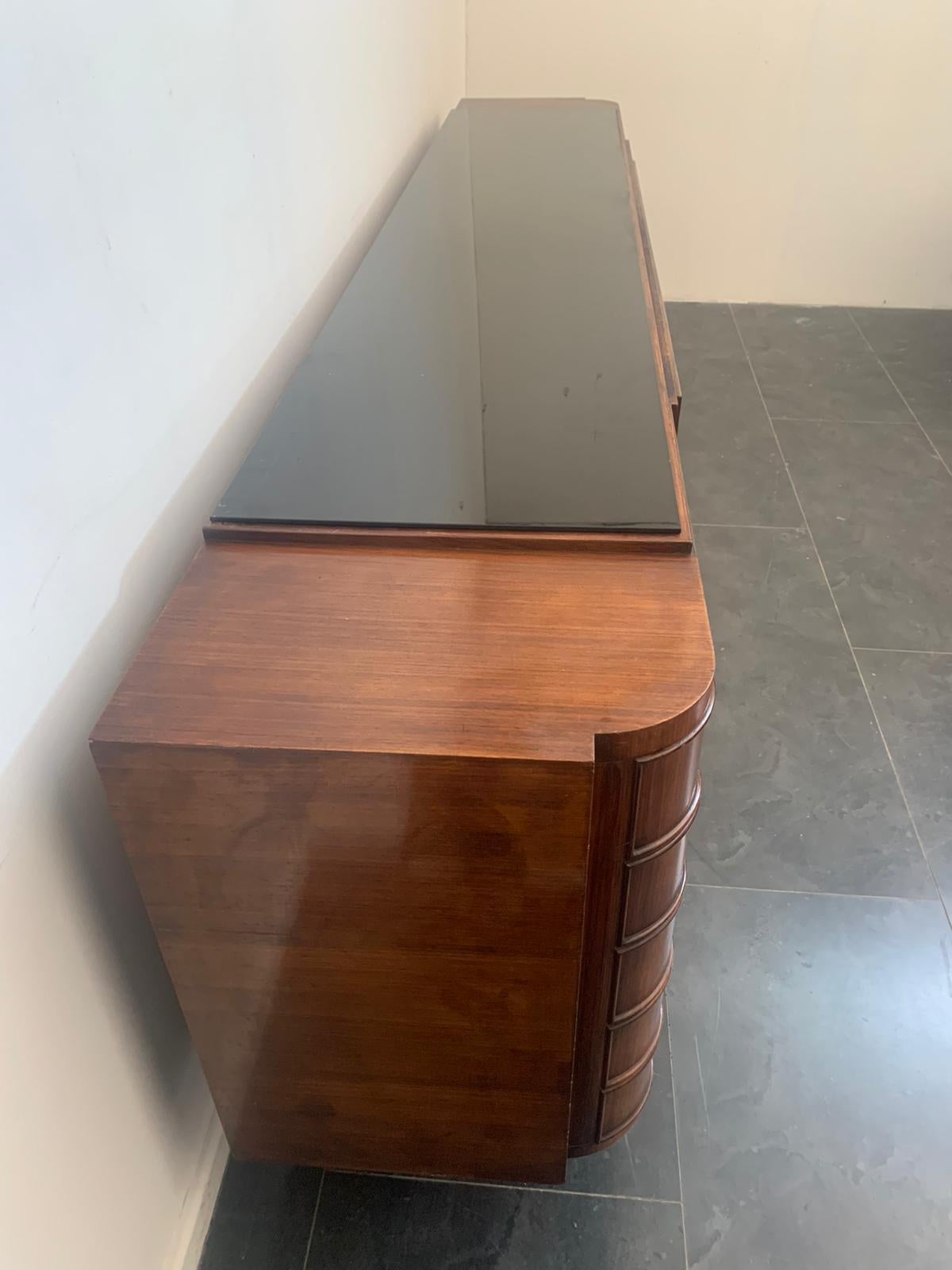 Aparador Art Decó de palisandro y pergamino con tapa de cristal negro en venta 5
