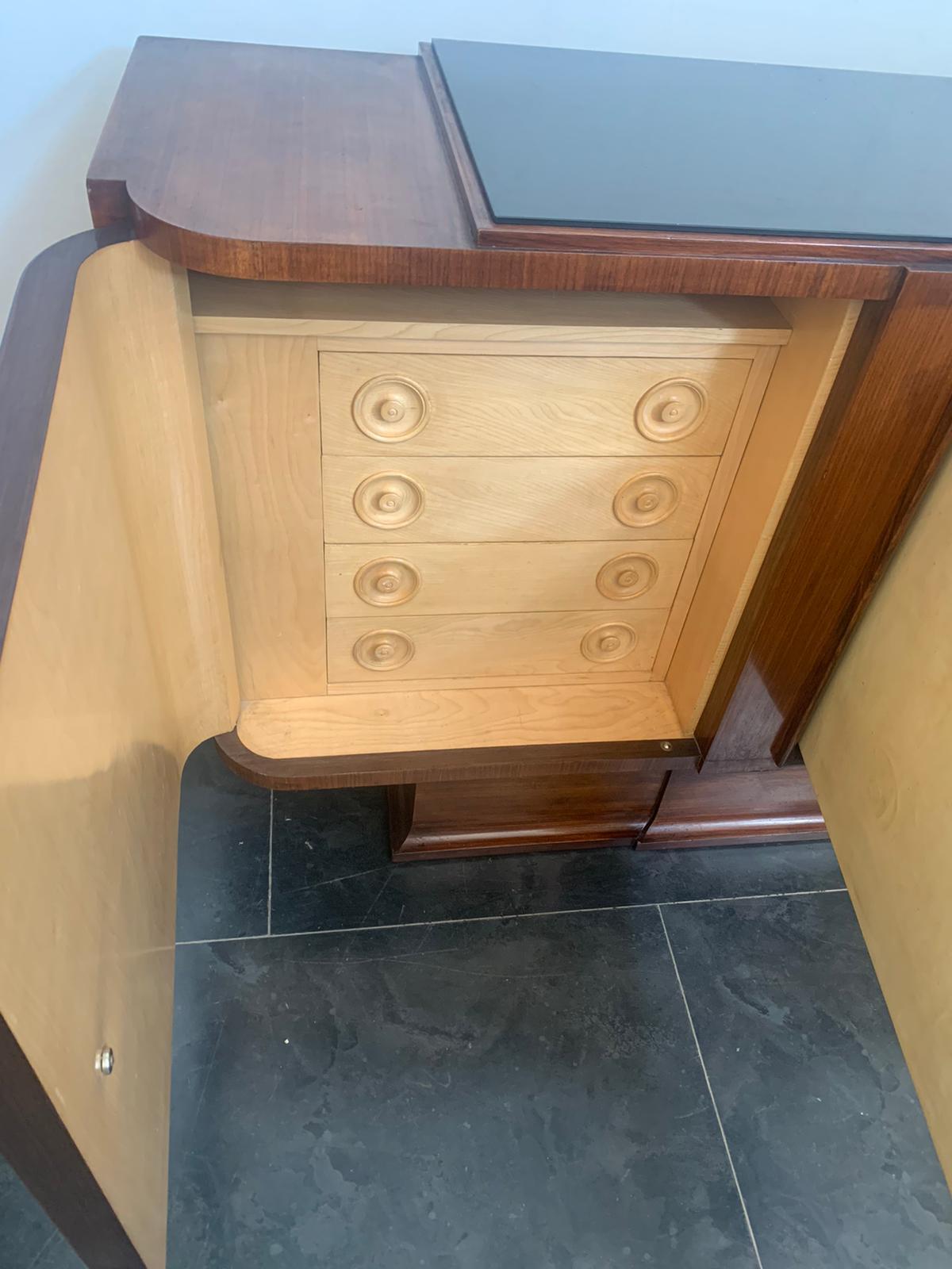 Aparador Art Decó de palisandro y pergamino con tapa de cristal negro Vidrio en venta