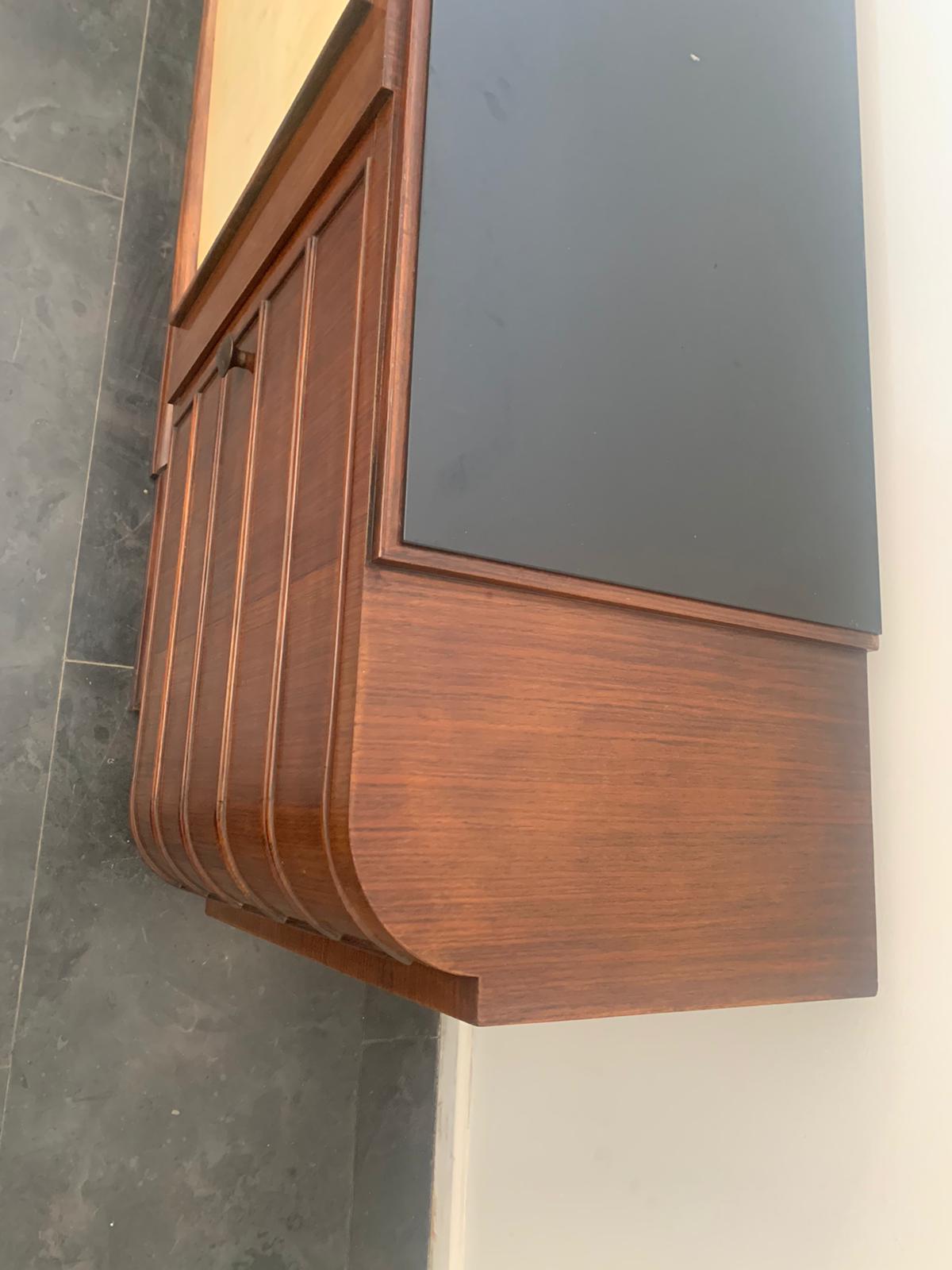 Aparador Art Decó de palisandro y pergamino con tapa de cristal negro en venta 2
