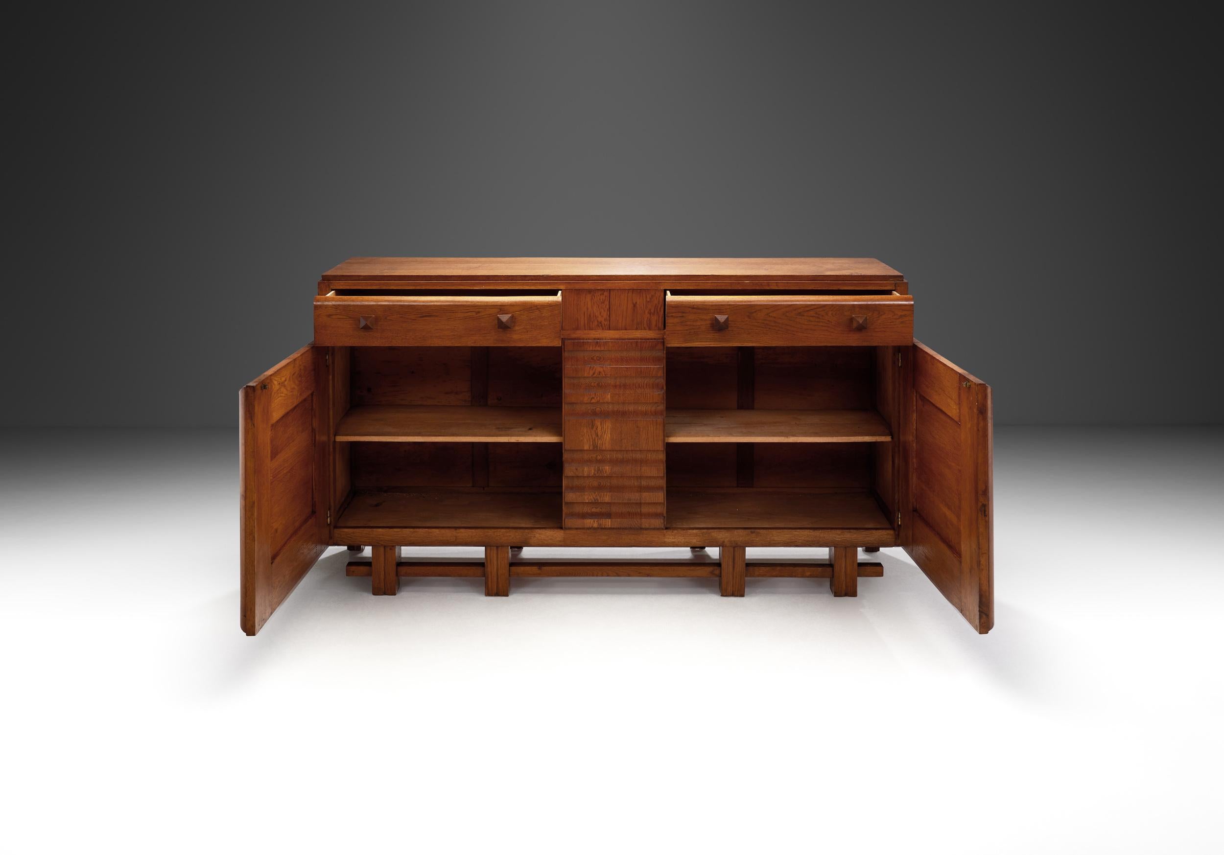 Mid-20th Century Art Deco Sideboard in Solid Oak, Europe 1930s
