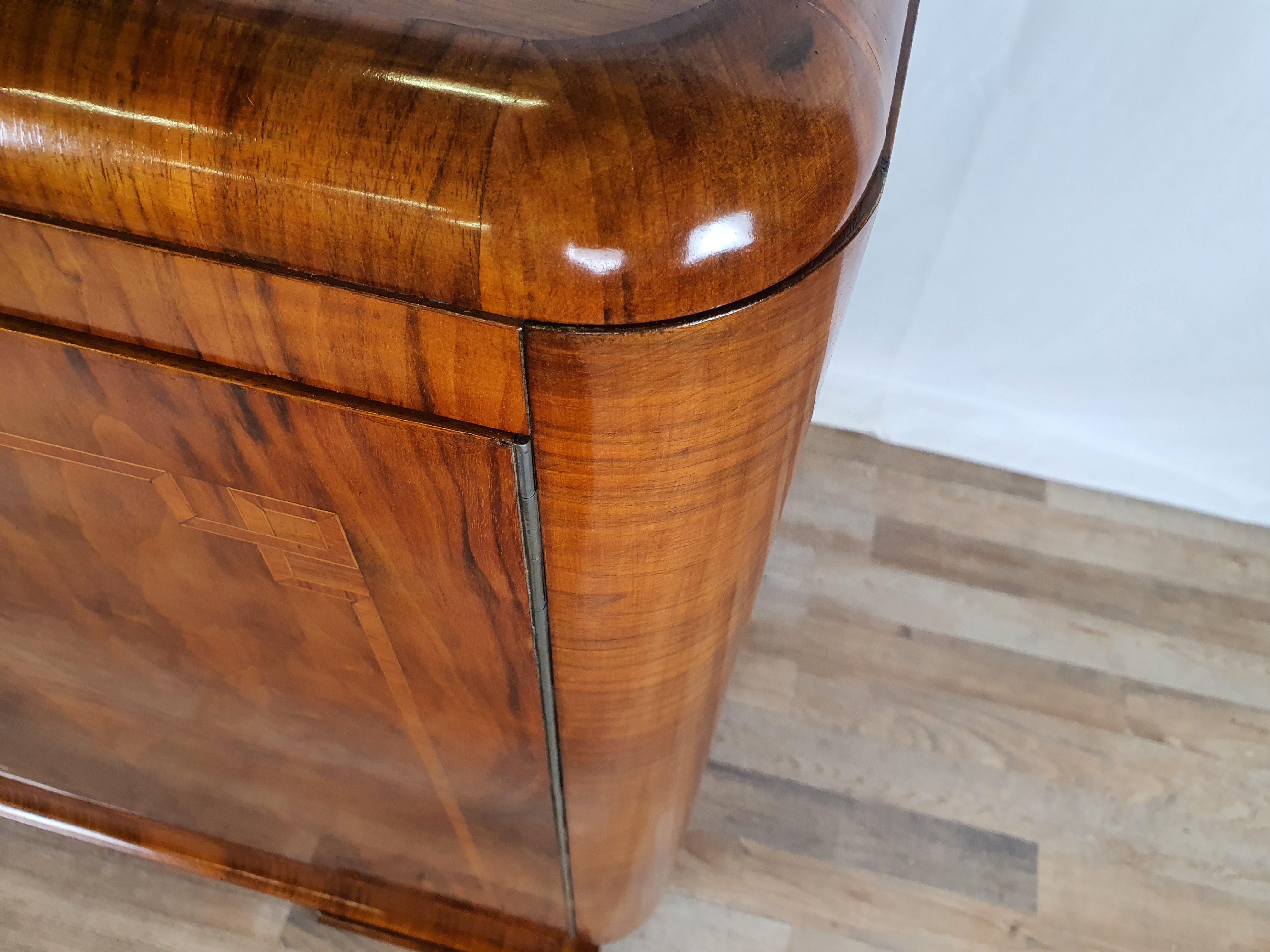 Art Decò Sideboard in Threaded Walnut 1