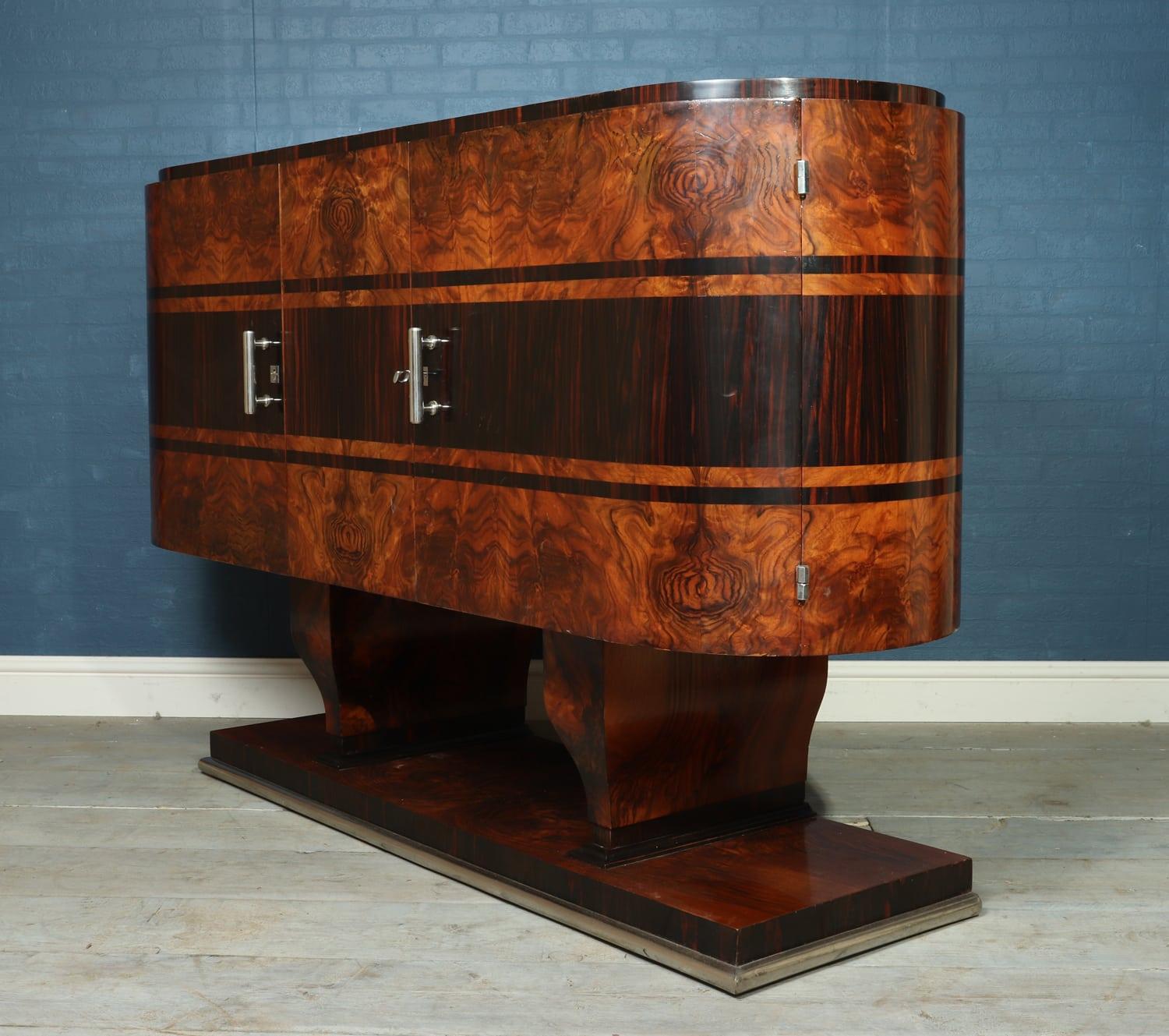 Art Deco Sideboard in Walnut and Macassar, circa 1930 For Sale 1