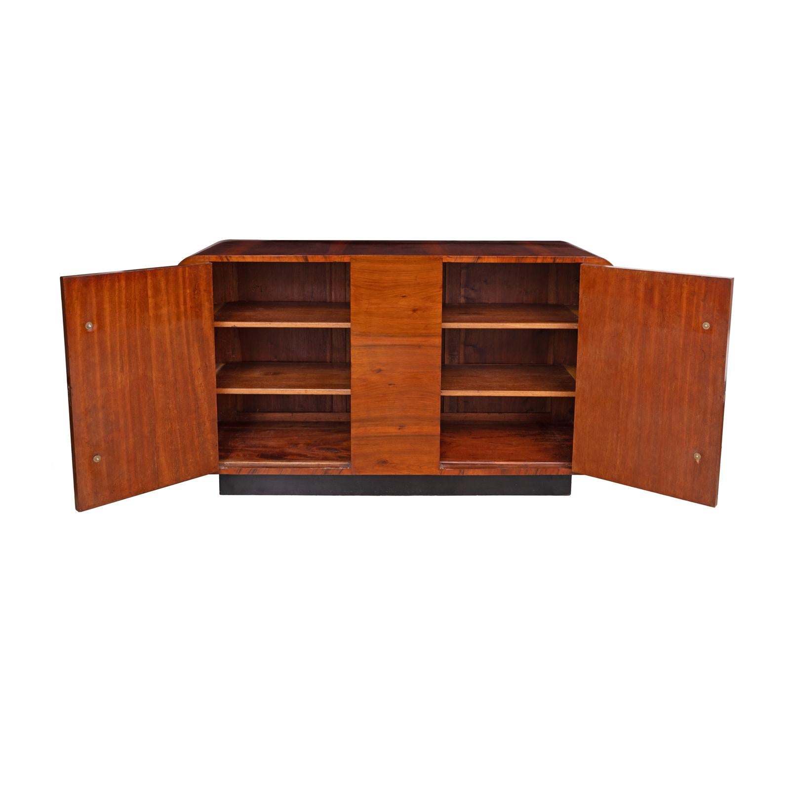 Art Deco Sideboard in Walnut Burl In Excellent Condition For Sale In Lisboa, PT