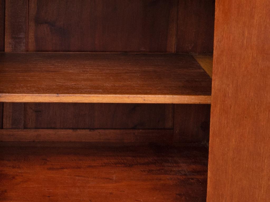 20ième siècle Buffet Art Déco en ronce de noyer en vente