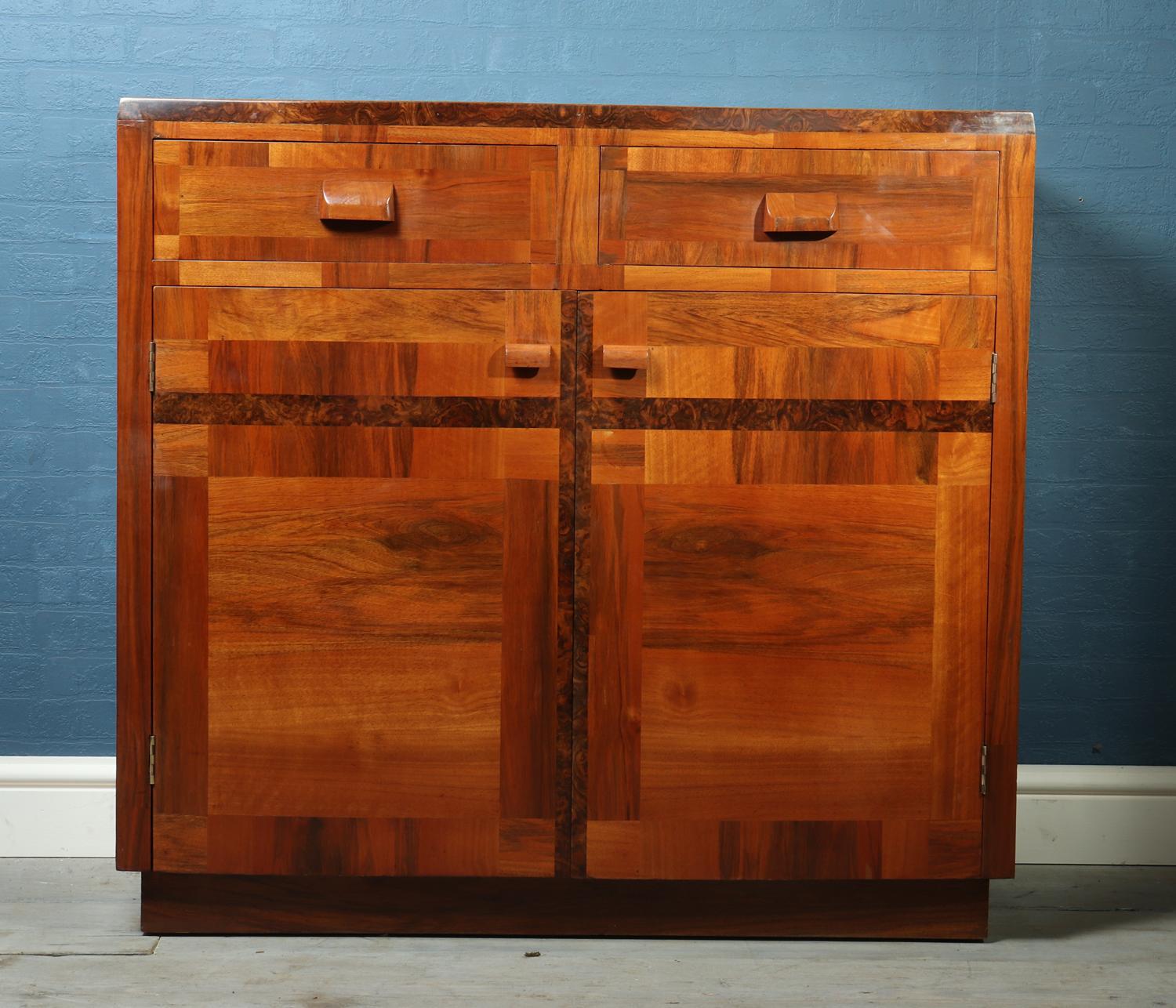 Art Deco Sideboard in Walnut, circa 1930 In Excellent Condition In Paddock Wood, Kent