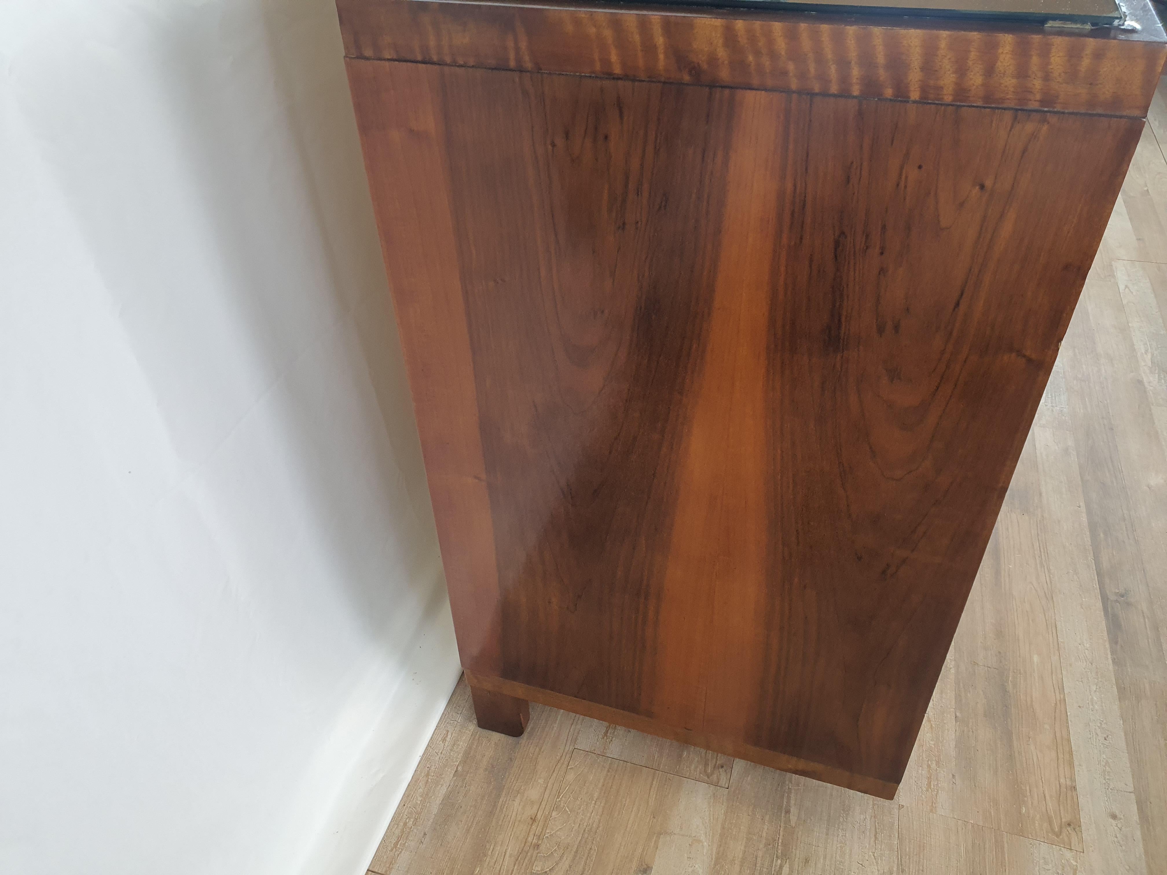 Art Deco Art Decò Sideboard in Walnut with Mirror Top